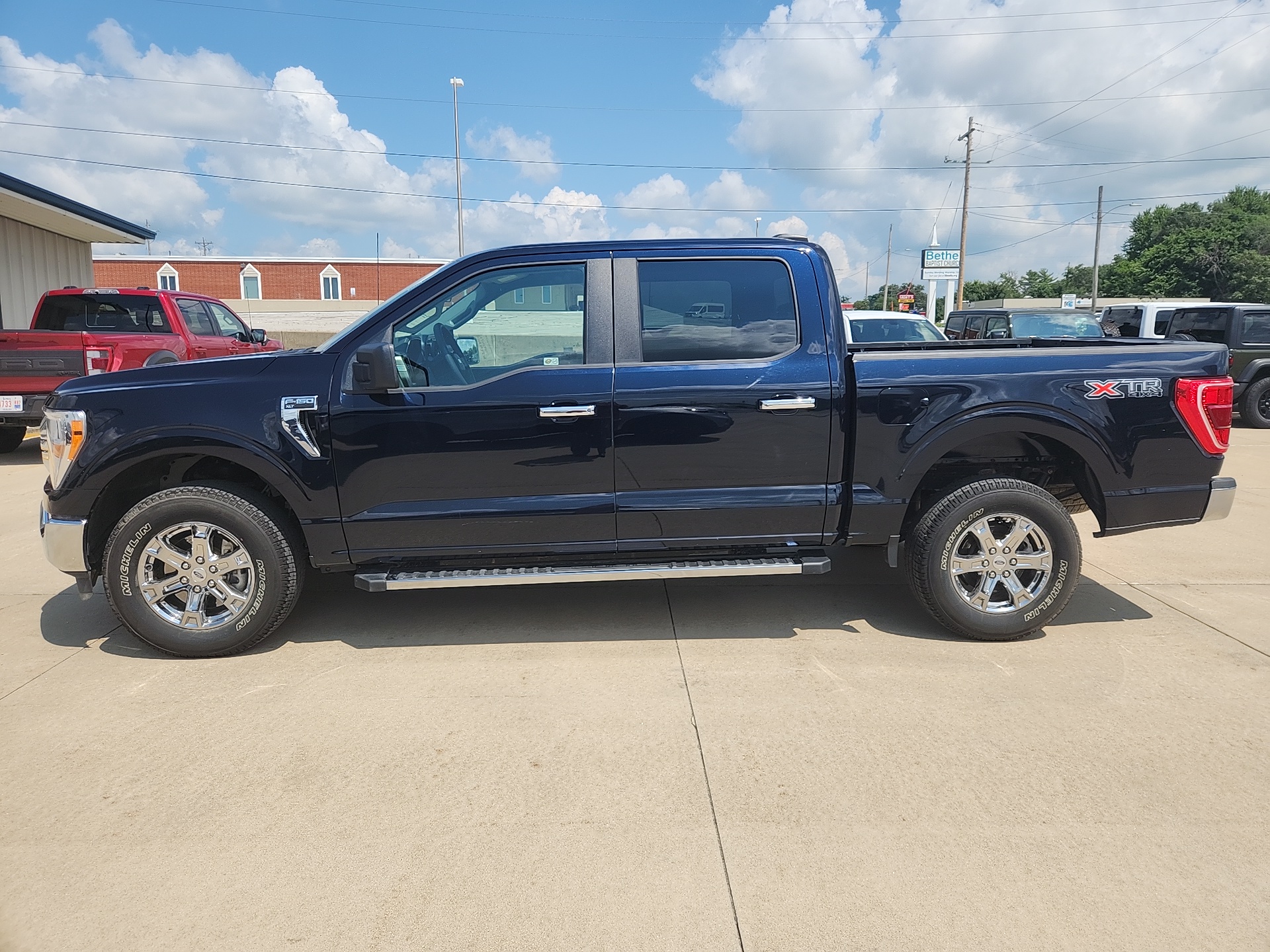 2021 Ford F-150 XLT 4