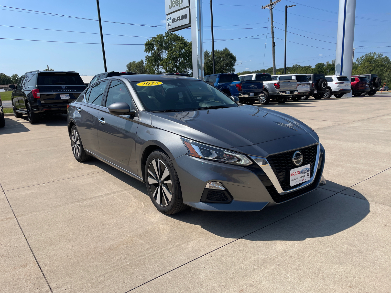 2022 Nissan Altima 2.5 SV 1