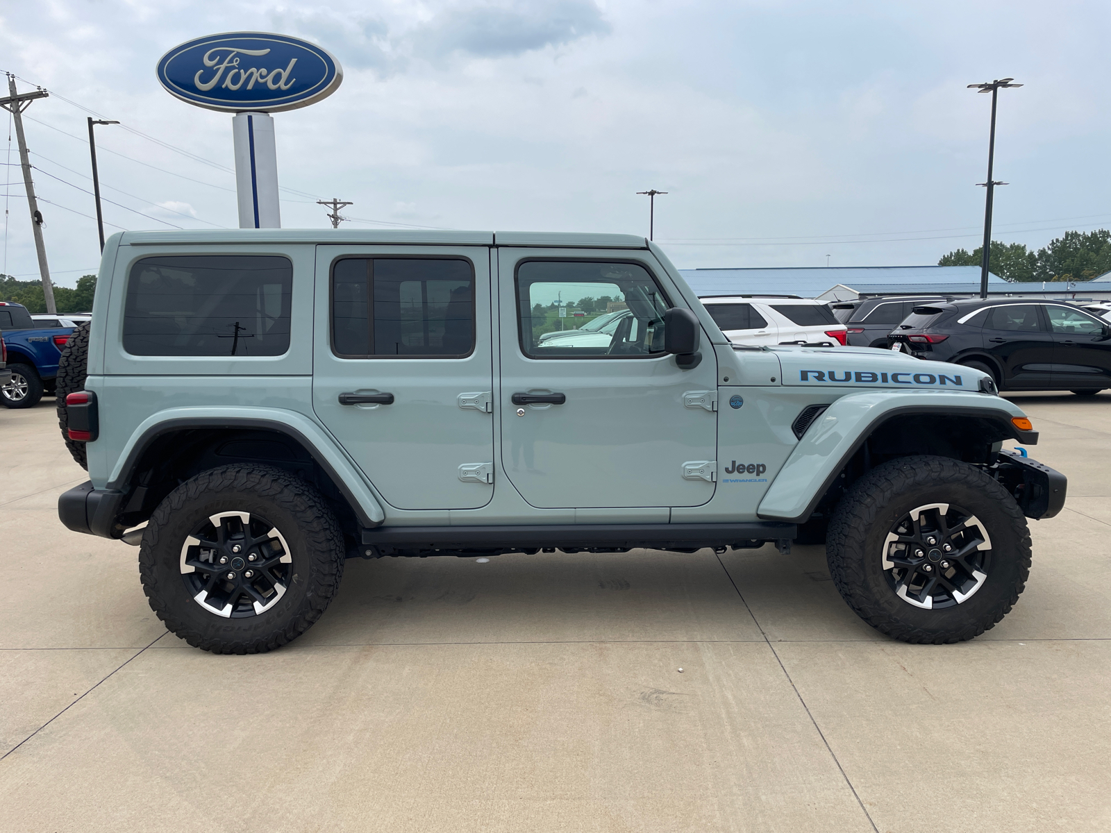 2024 Jeep Wrangler Rubicon X 4xe 8