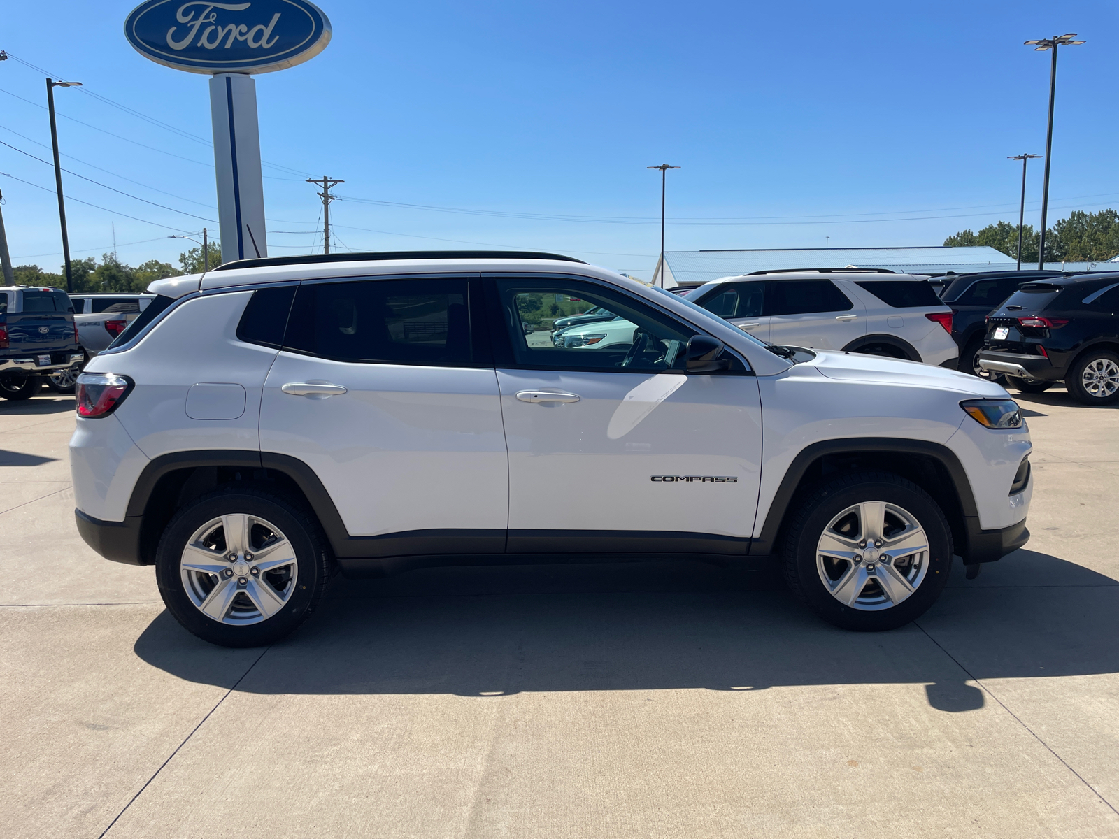 2022 Jeep Compass Latitude 8