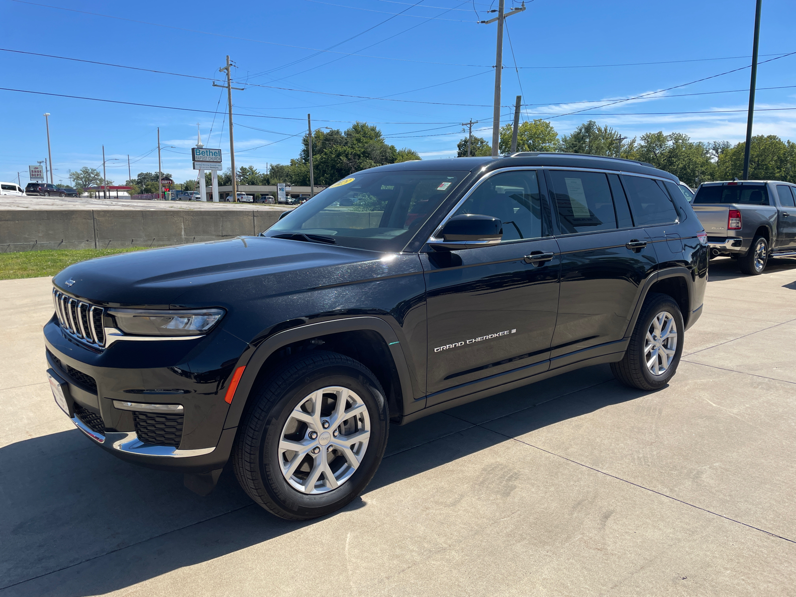 2023 Jeep Grand Cherokee L Limited 3