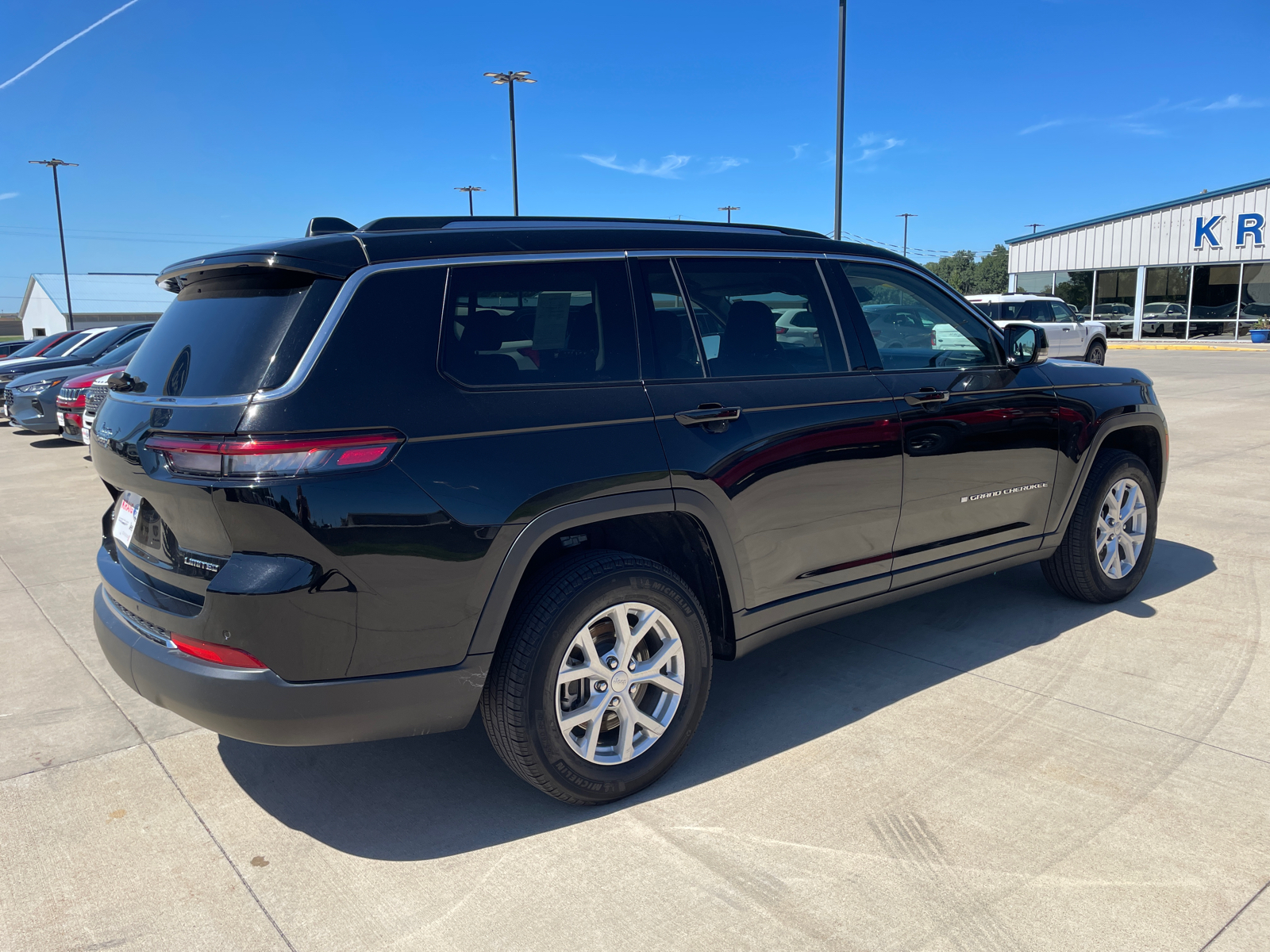 2023 Jeep Grand Cherokee L Limited 7