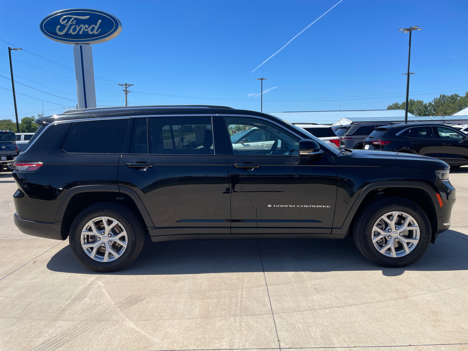 2023 Jeep Grand Cherokee L Limited 8