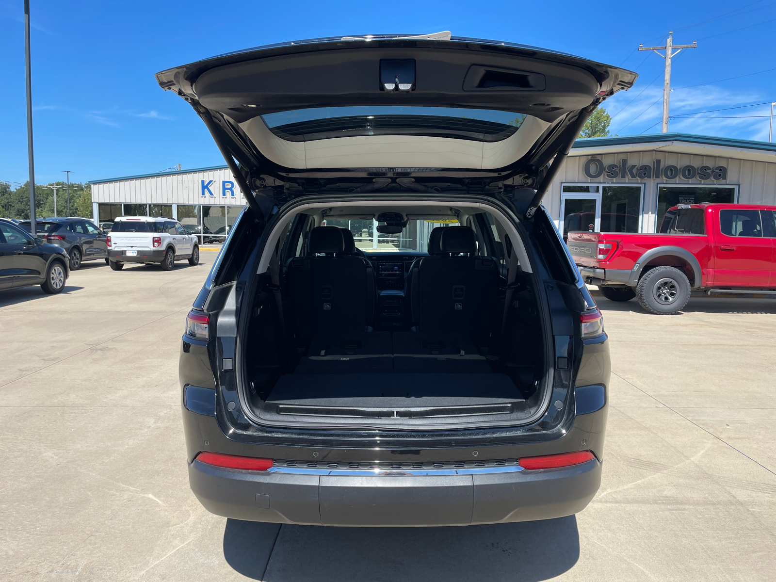 2023 Jeep Grand Cherokee L Limited 9