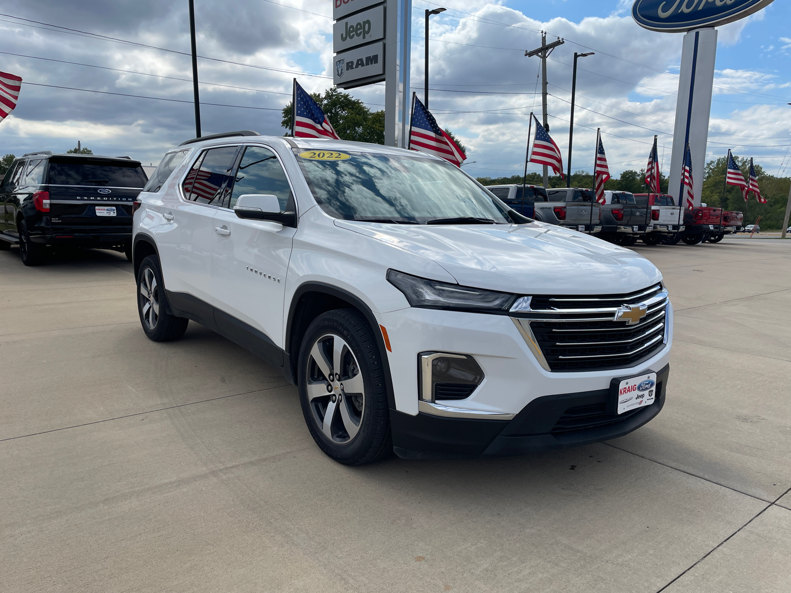 2022 Chevrolet Traverse LT Leather 1