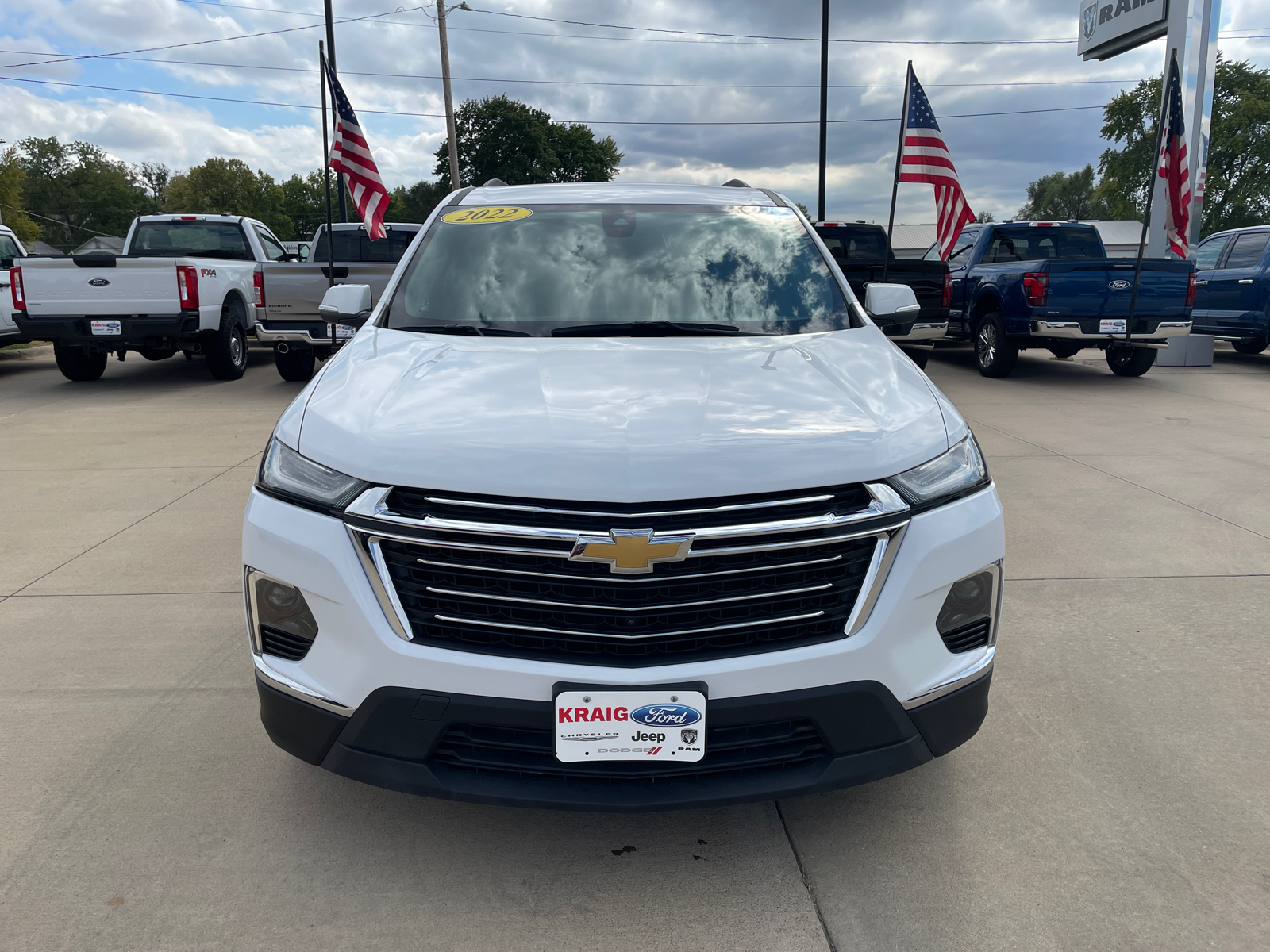 2022 Chevrolet Traverse LT Leather 2