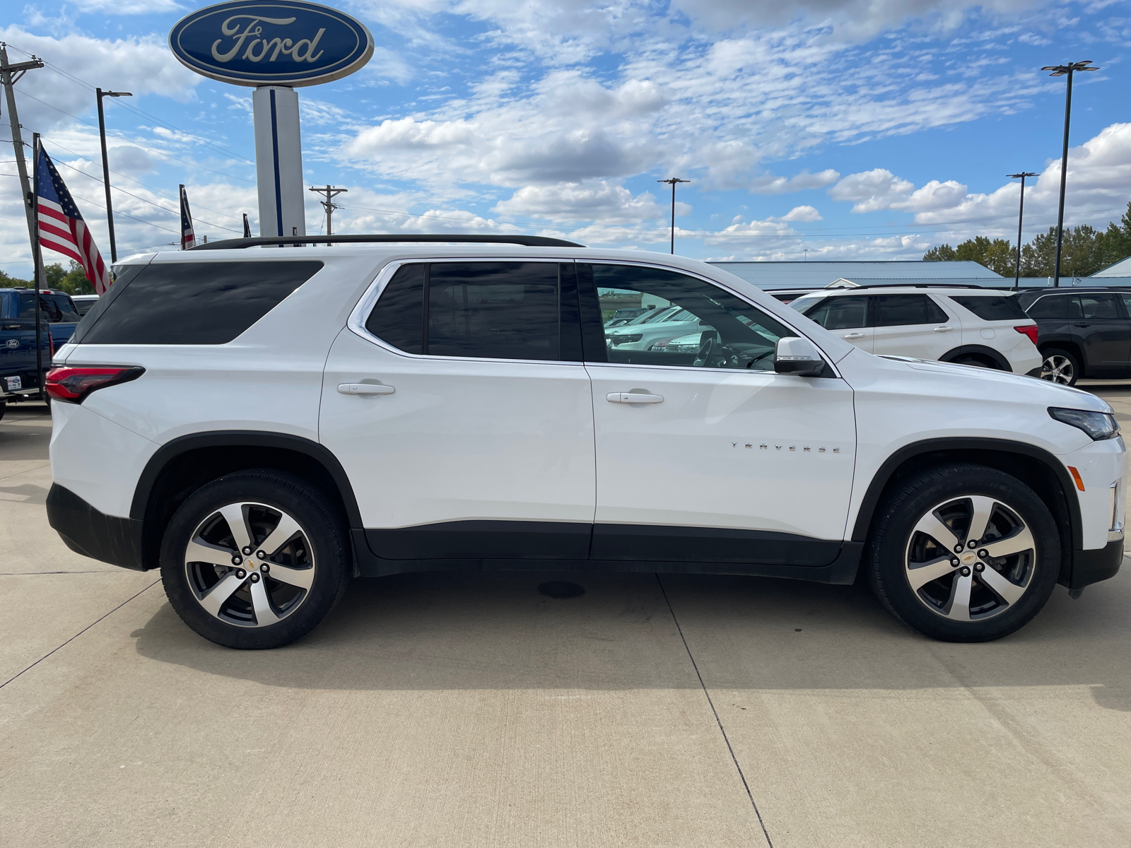 2022 Chevrolet Traverse LT Leather 8