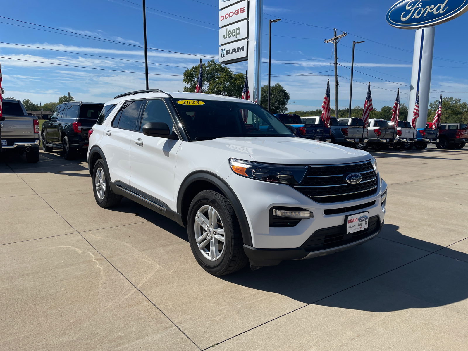 2023 Ford Explorer XLT 1