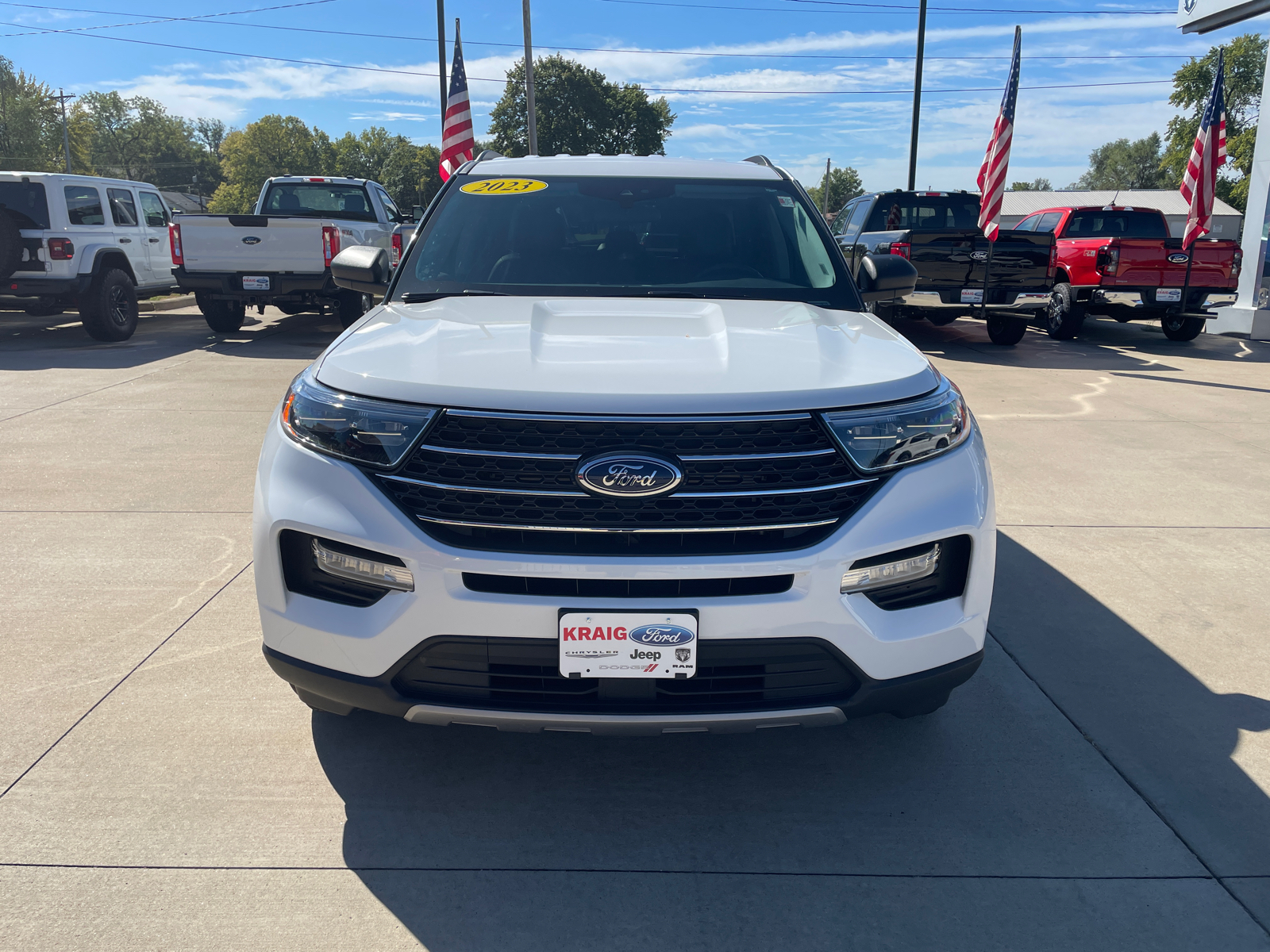 2023 Ford Explorer XLT 2