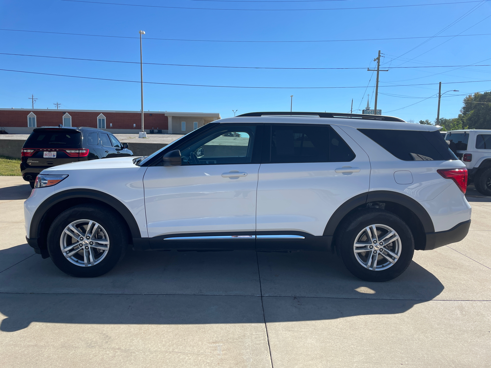 2023 Ford Explorer XLT 4