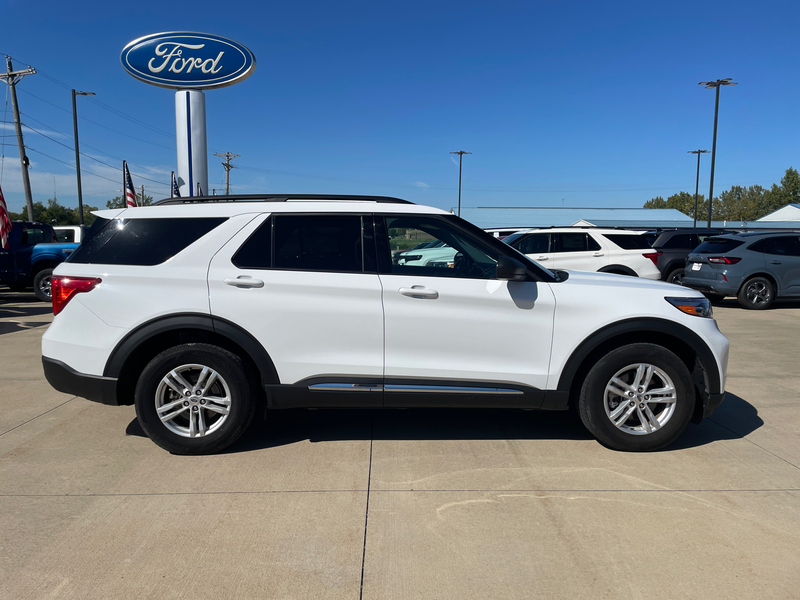 2023 Ford Explorer XLT 8