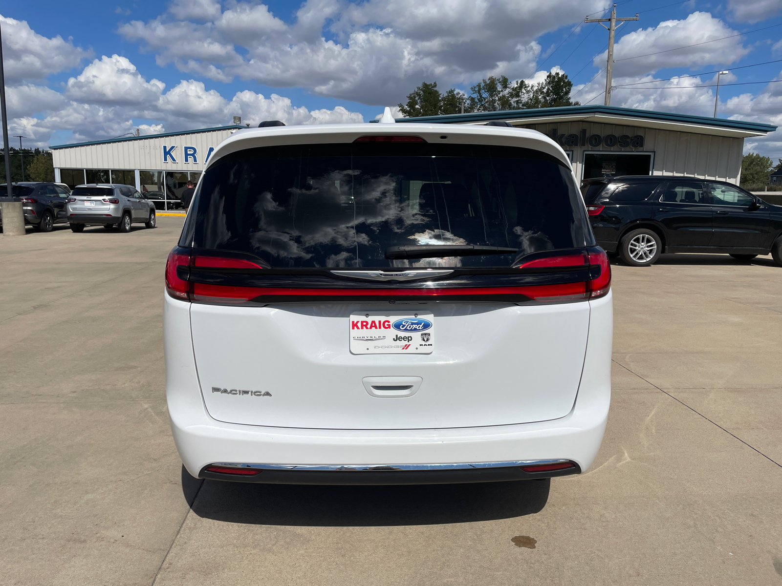 2022 Chrysler Pacifica Touring L 6