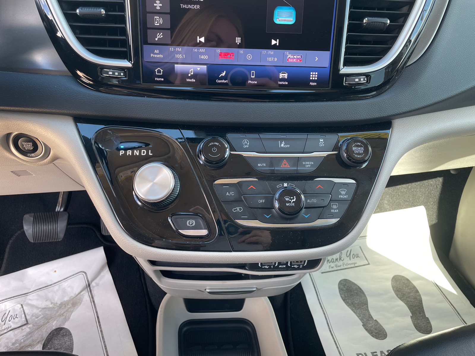 2022 Chrysler Pacifica Touring L 21