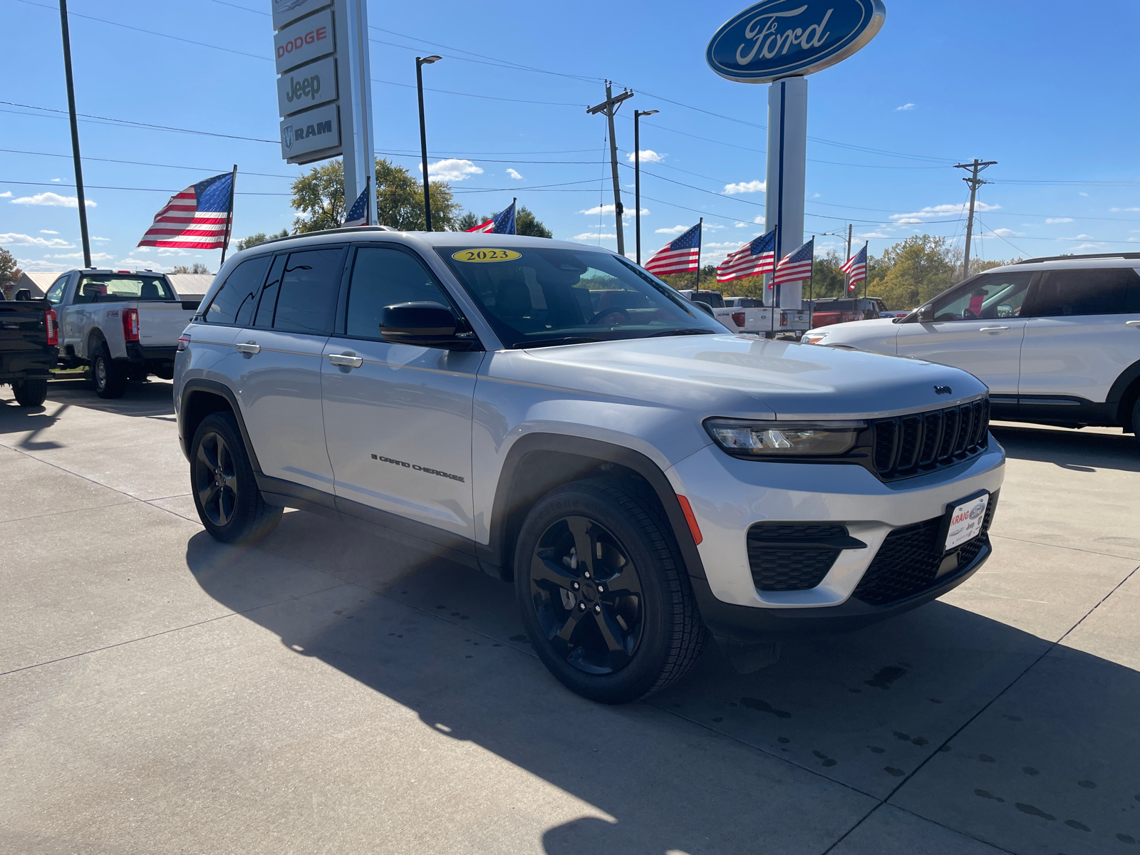 2023 Jeep Grand Cherokee Altitude 1