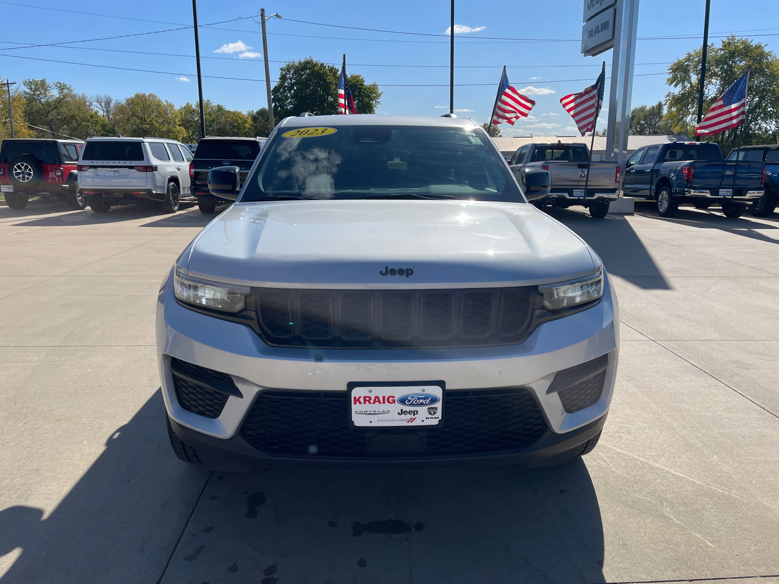 2023 Jeep Grand Cherokee Altitude 2