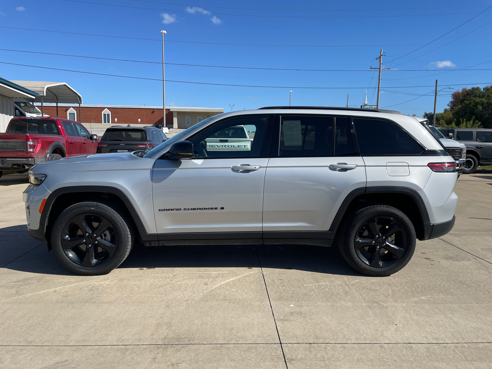 2023 Jeep Grand Cherokee Altitude 4