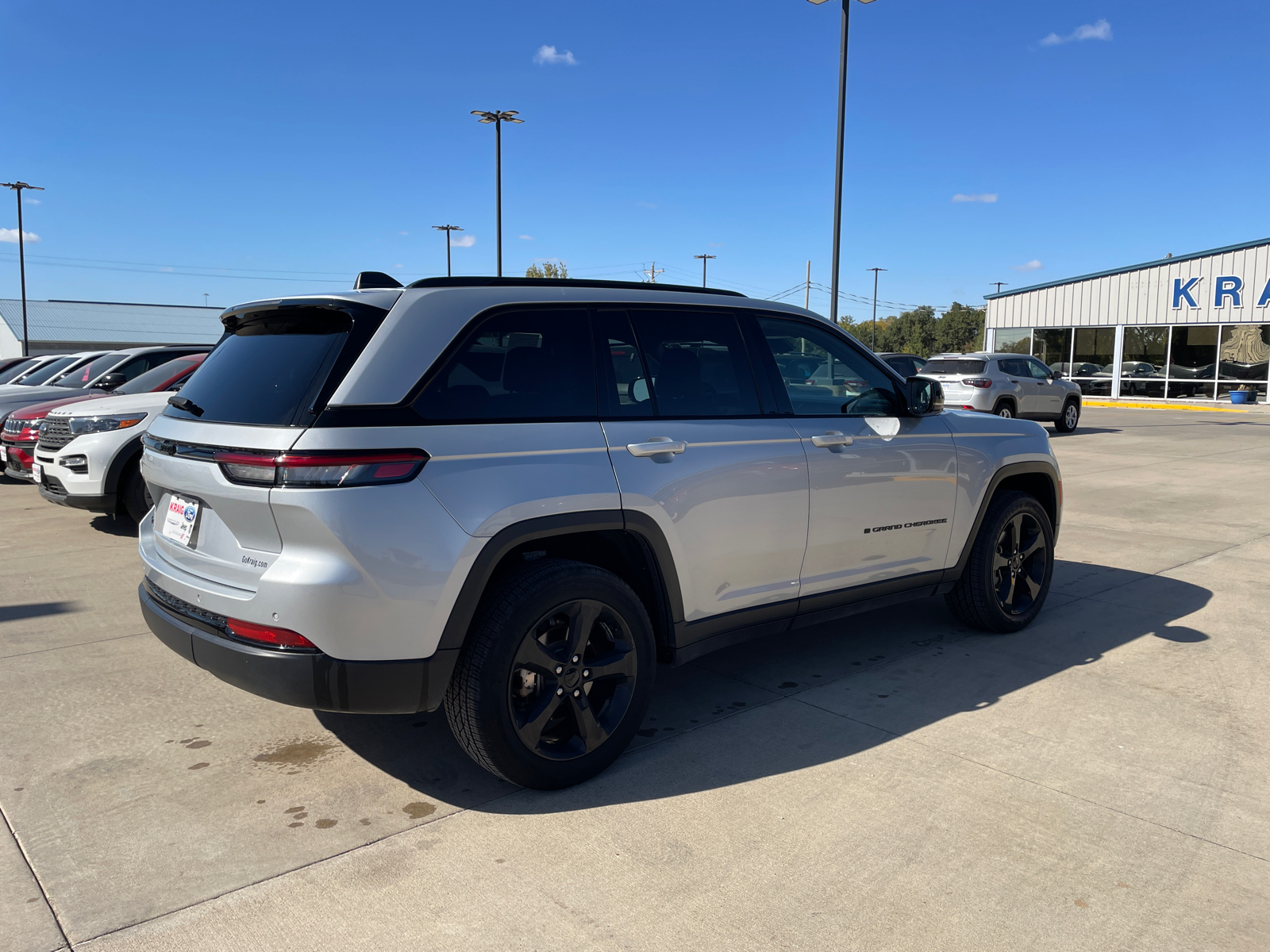 2023 Jeep Grand Cherokee Altitude 7