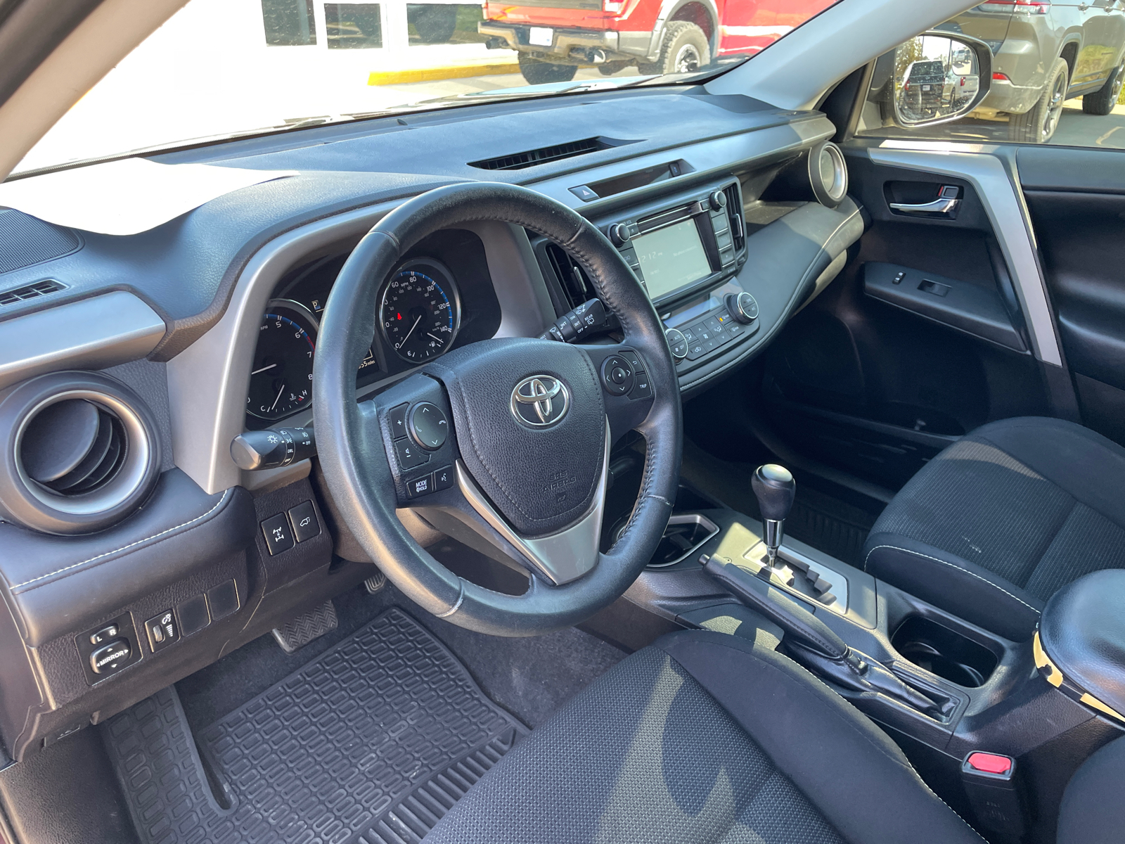 2016 Toyota RAV4 XLE 13