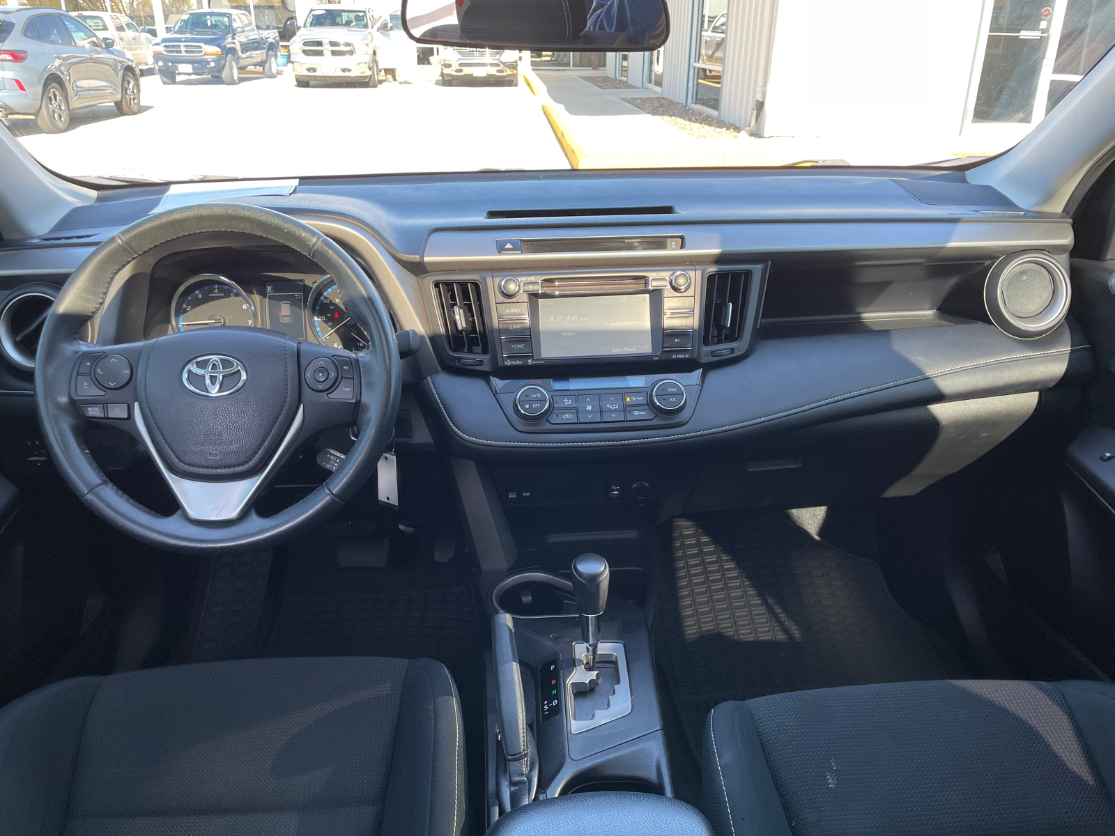 2016 Toyota RAV4 XLE 26