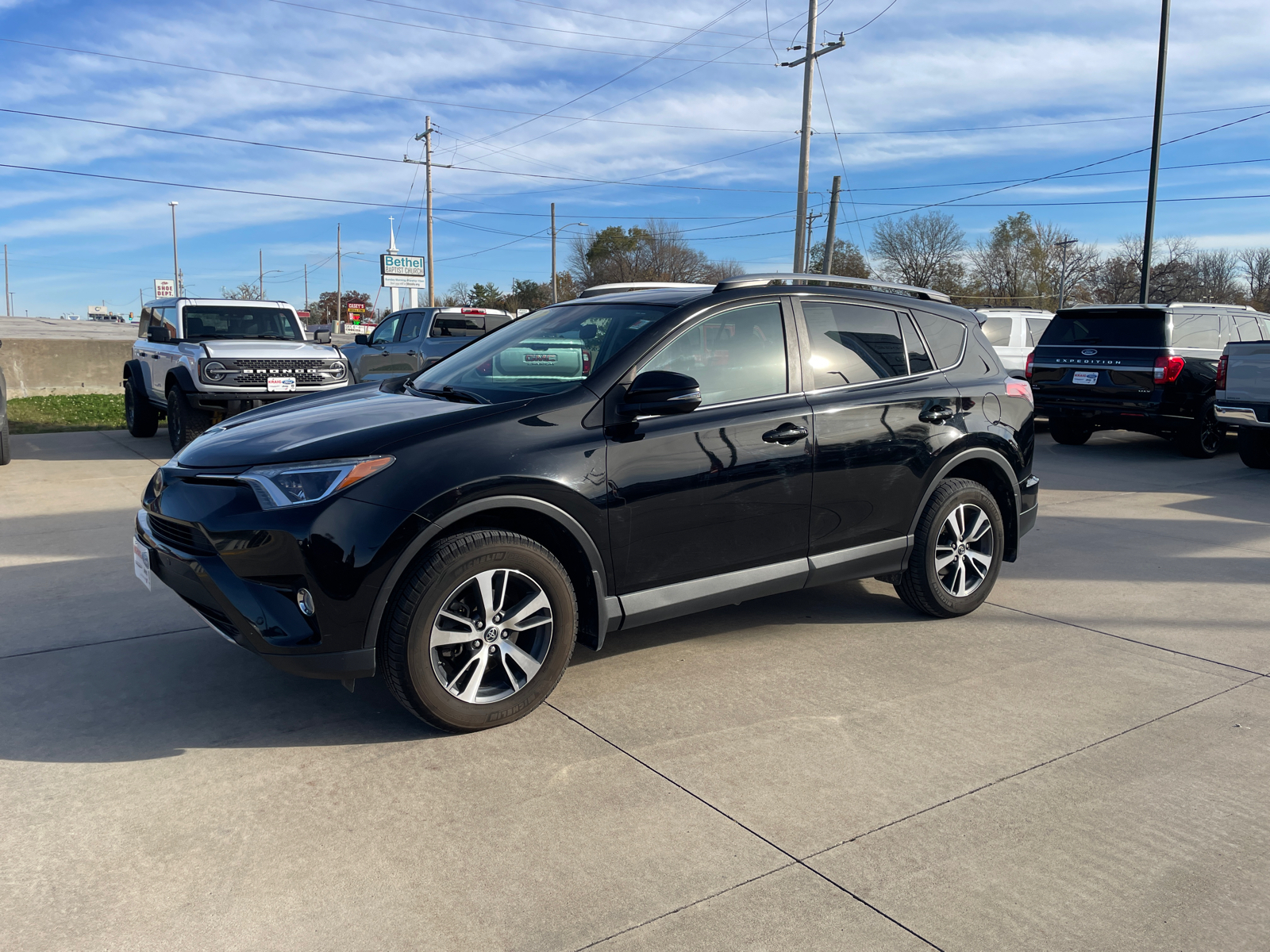 2017 Toyota RAV4 XLE 3