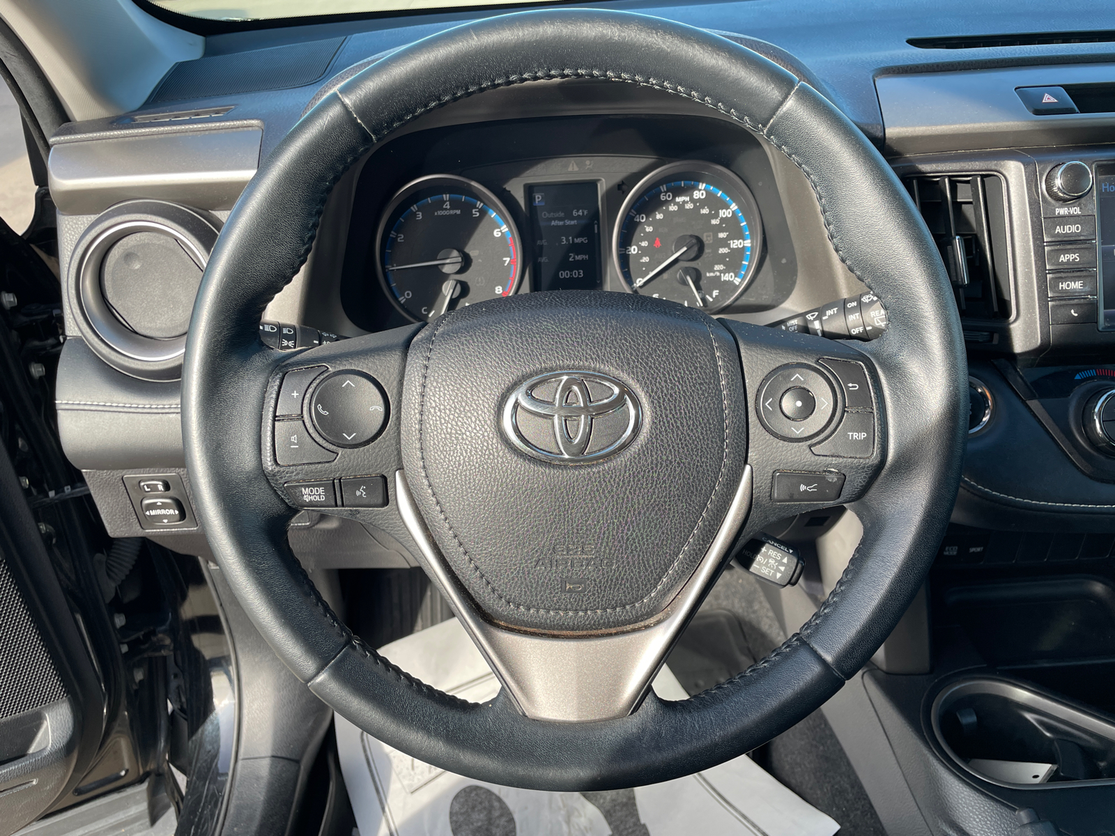 2017 Toyota RAV4 XLE 15