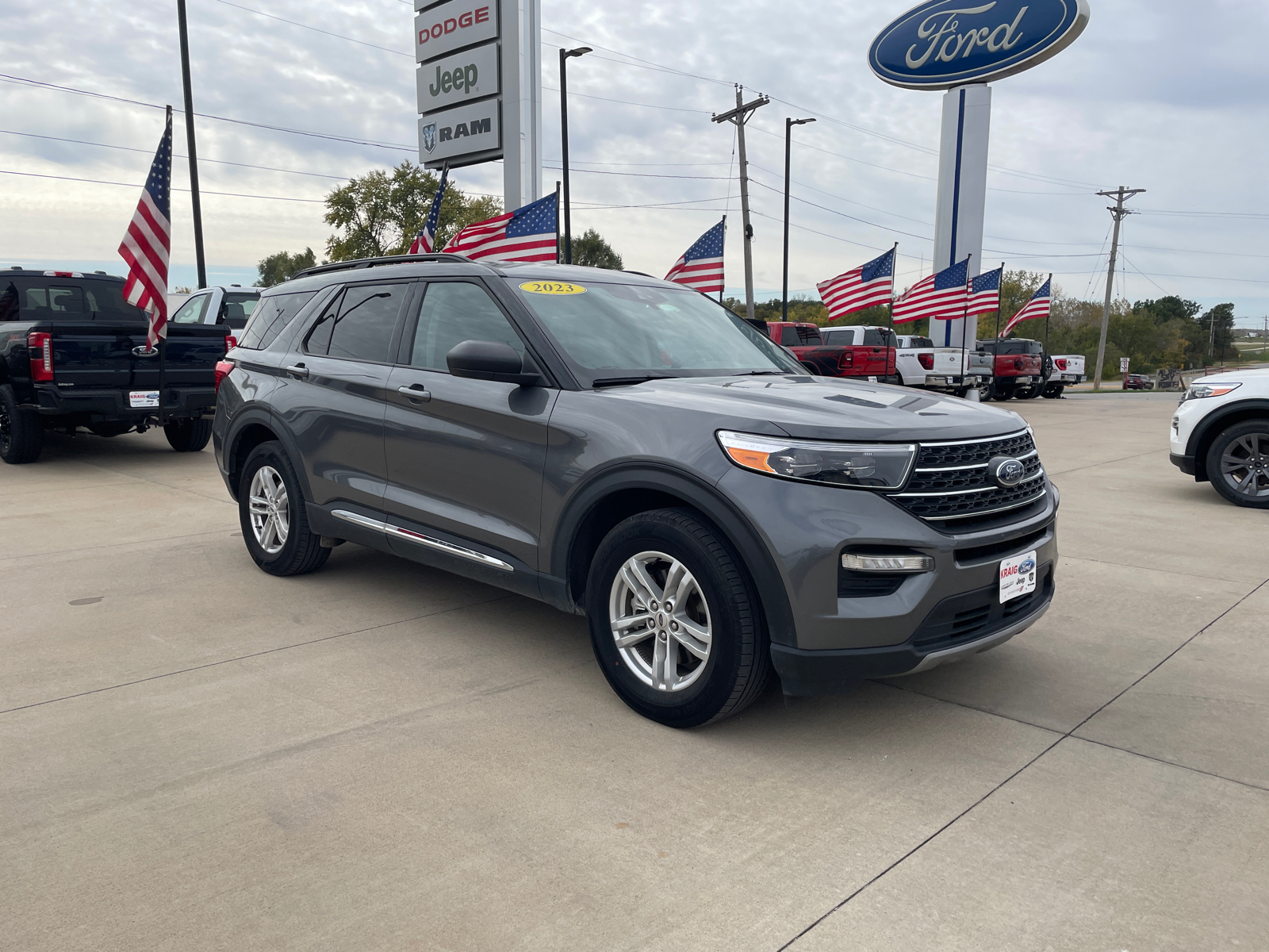 2023 Ford Explorer XLT 1