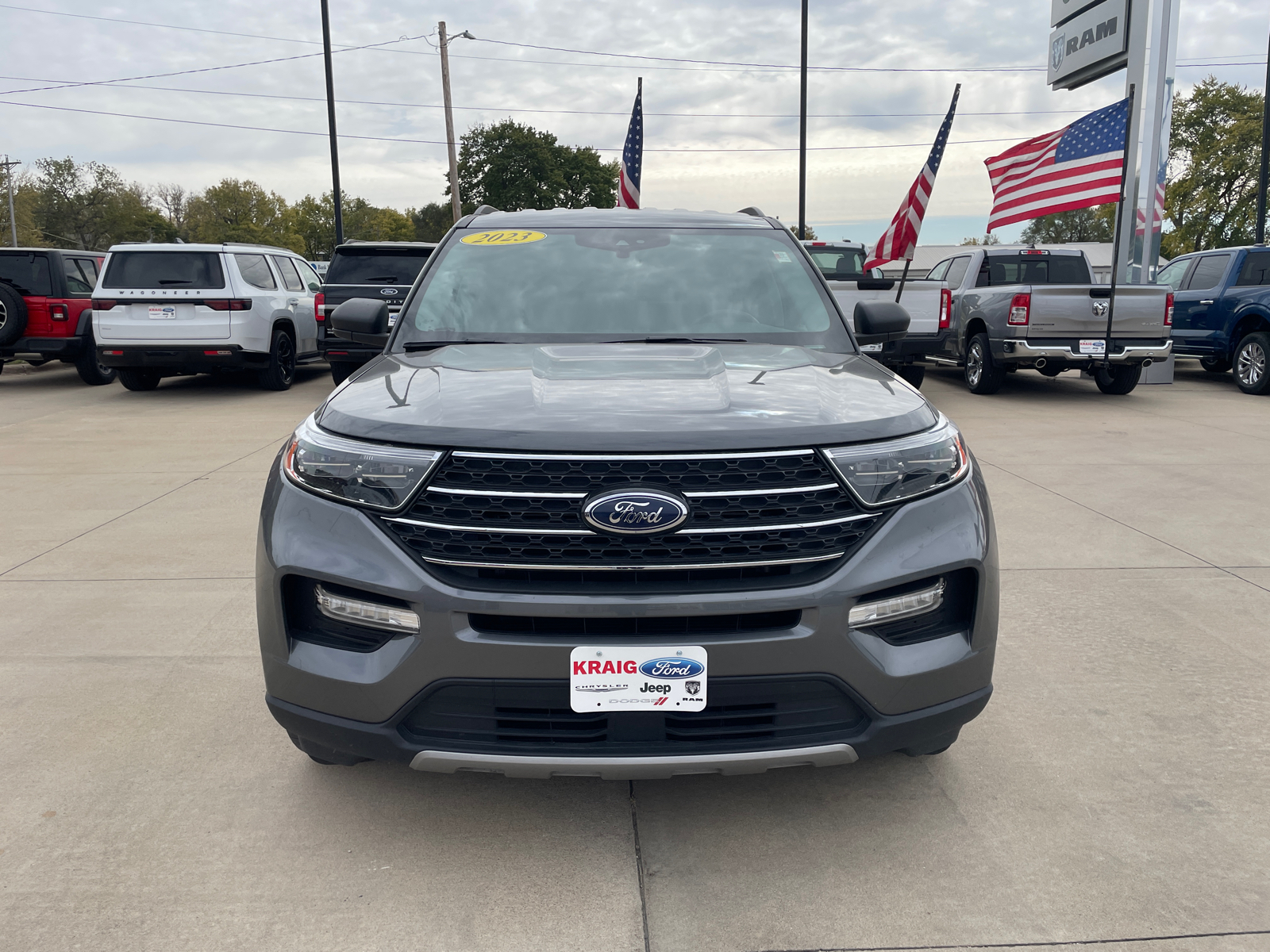 2023 Ford Explorer XLT 2