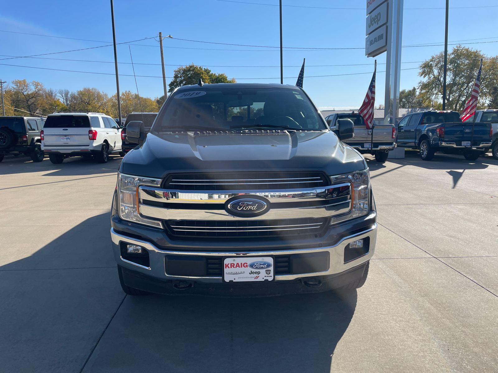 2019 Ford F-150 Lariat 2