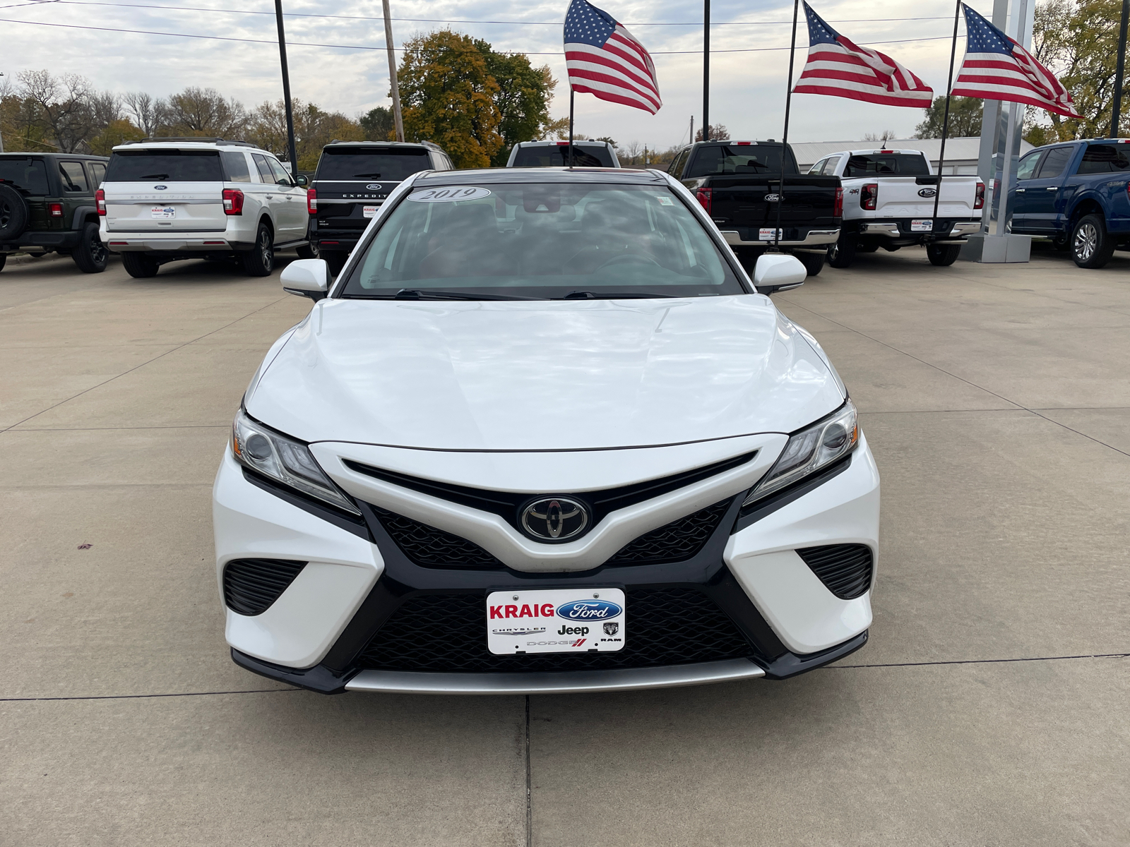 2019 Toyota Camry XSE 2