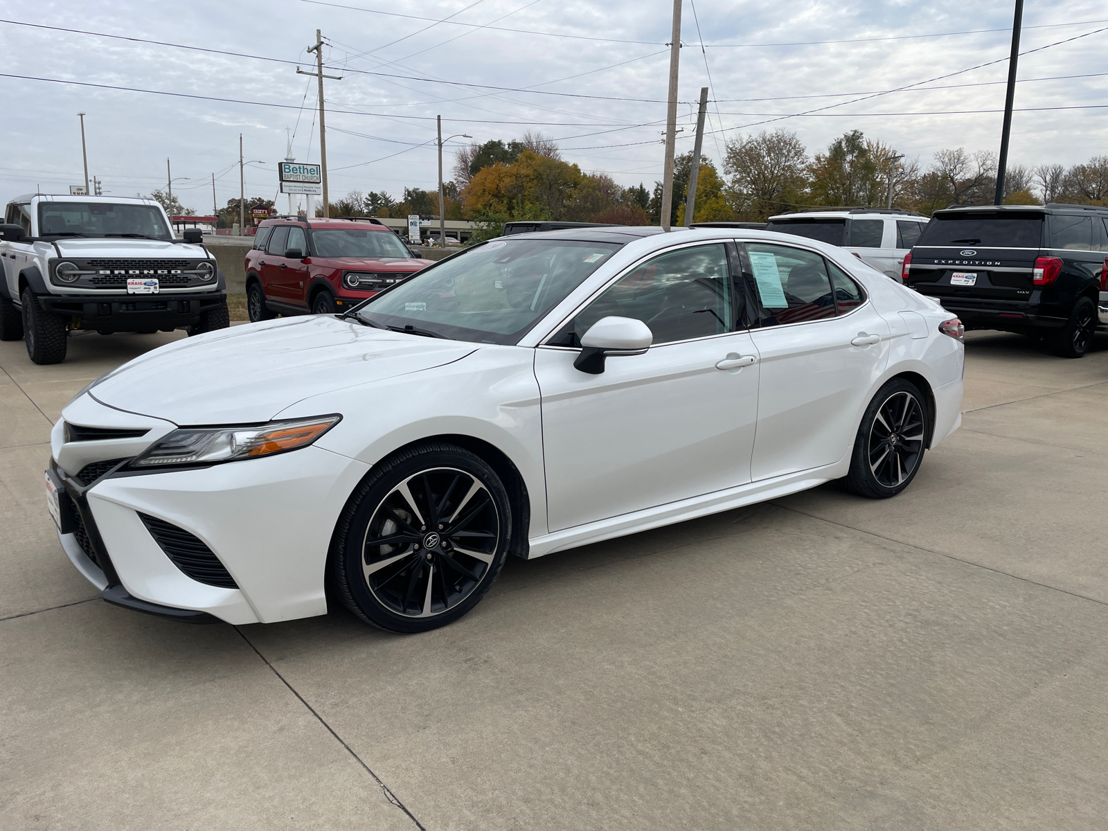 2019 Toyota Camry XSE 3