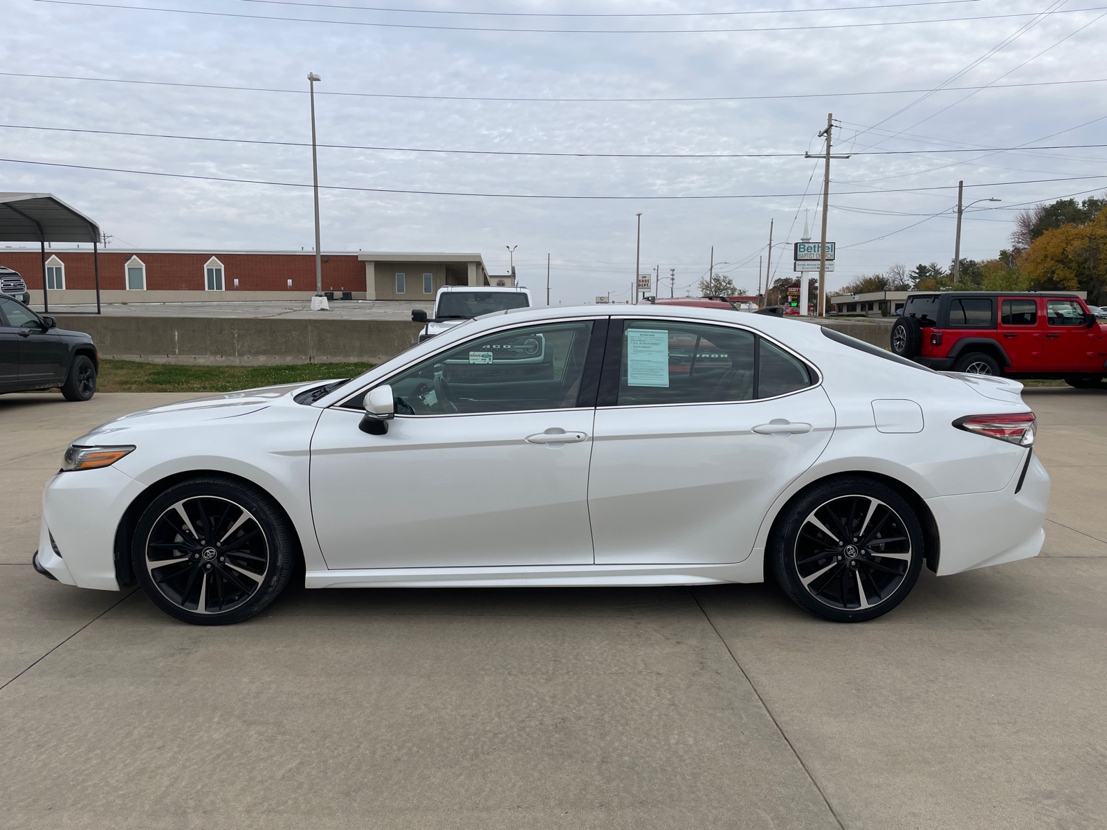 2019 Toyota Camry XSE 4