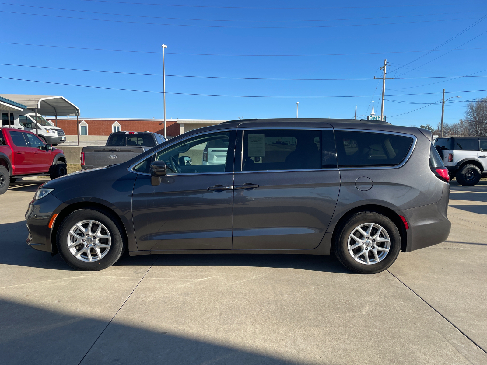 2022 Chrysler Pacifica Touring L 4