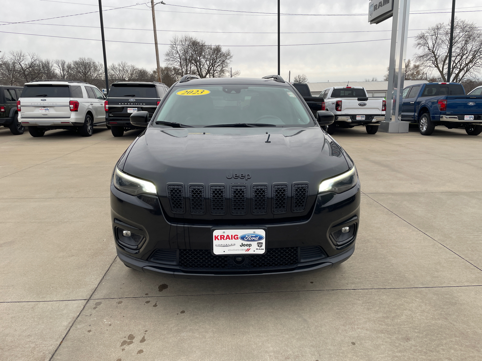 2023 Jeep Cherokee Altitude 2