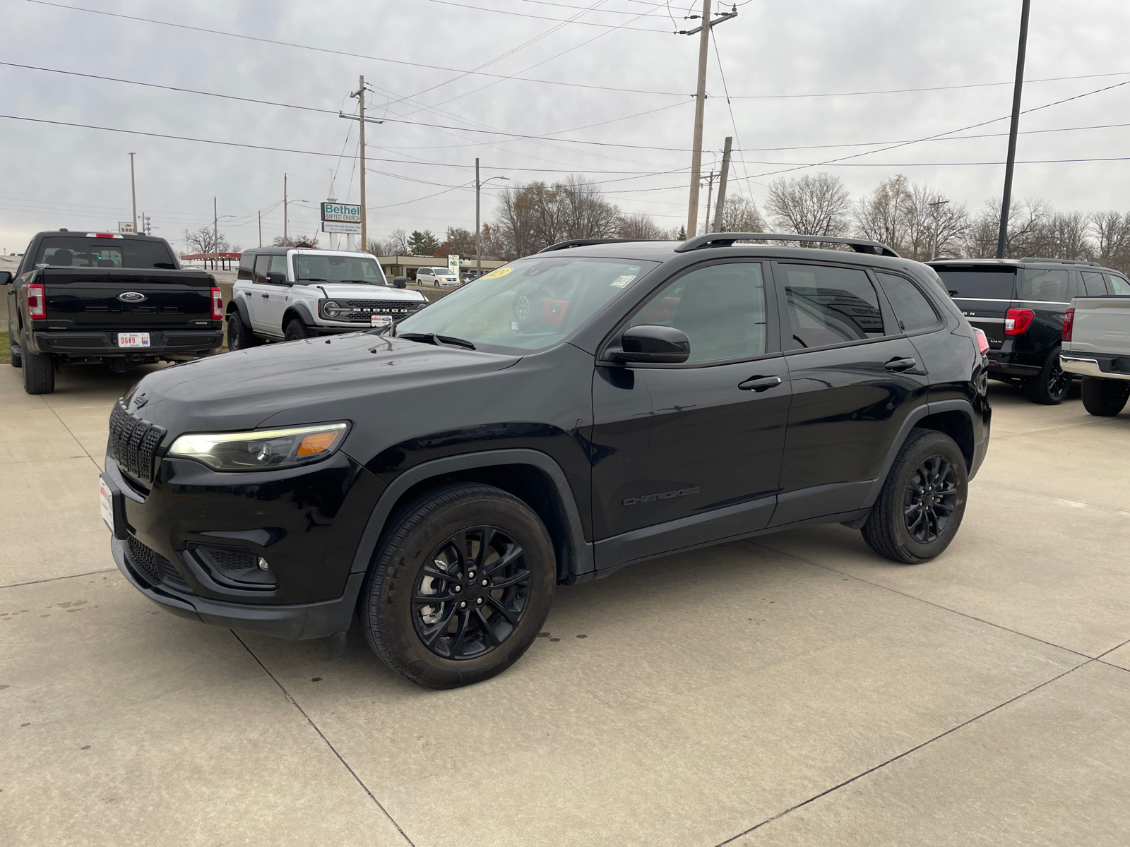 2023 Jeep Cherokee Altitude 3