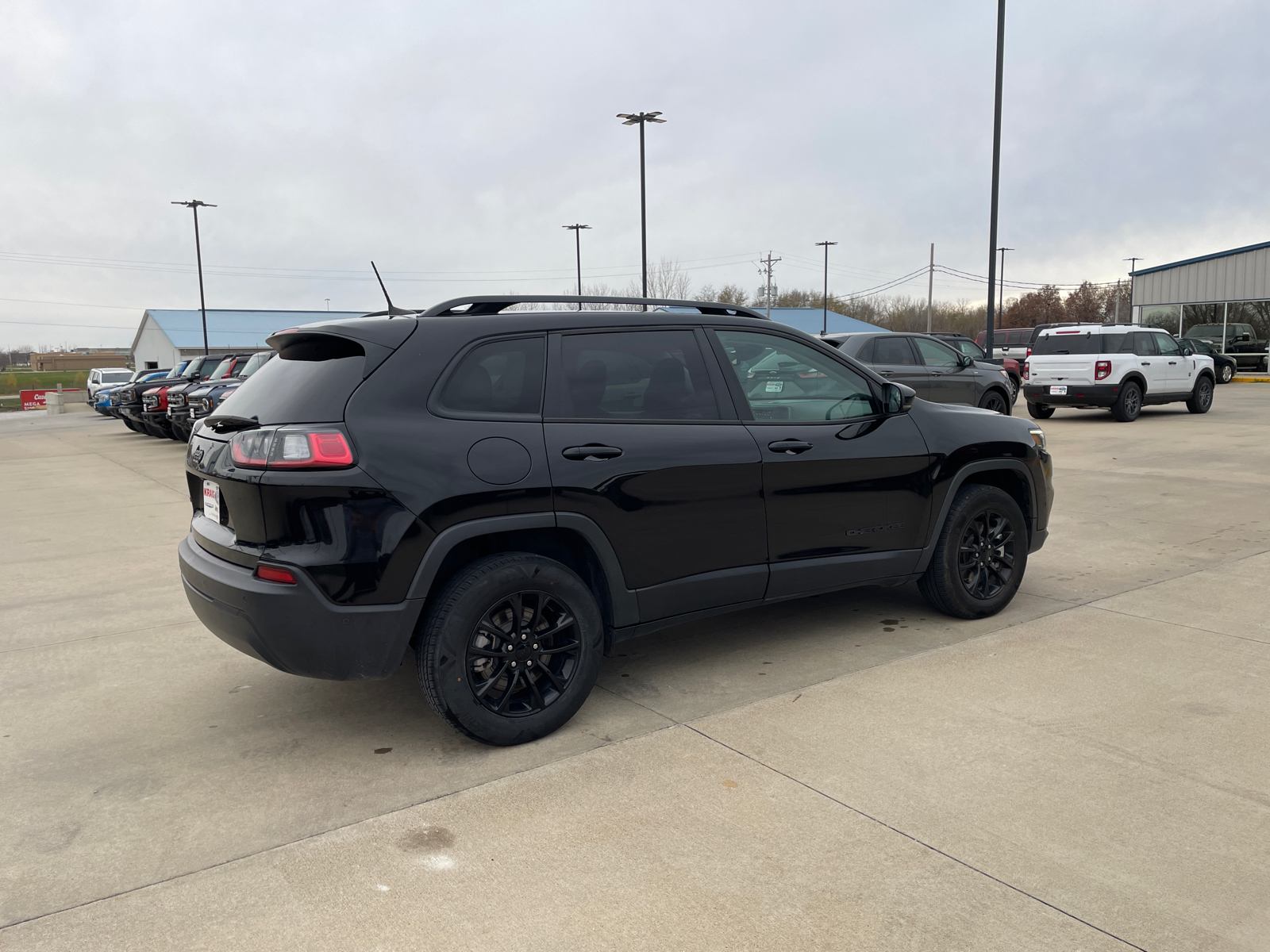 2023 Jeep Cherokee Altitude 7