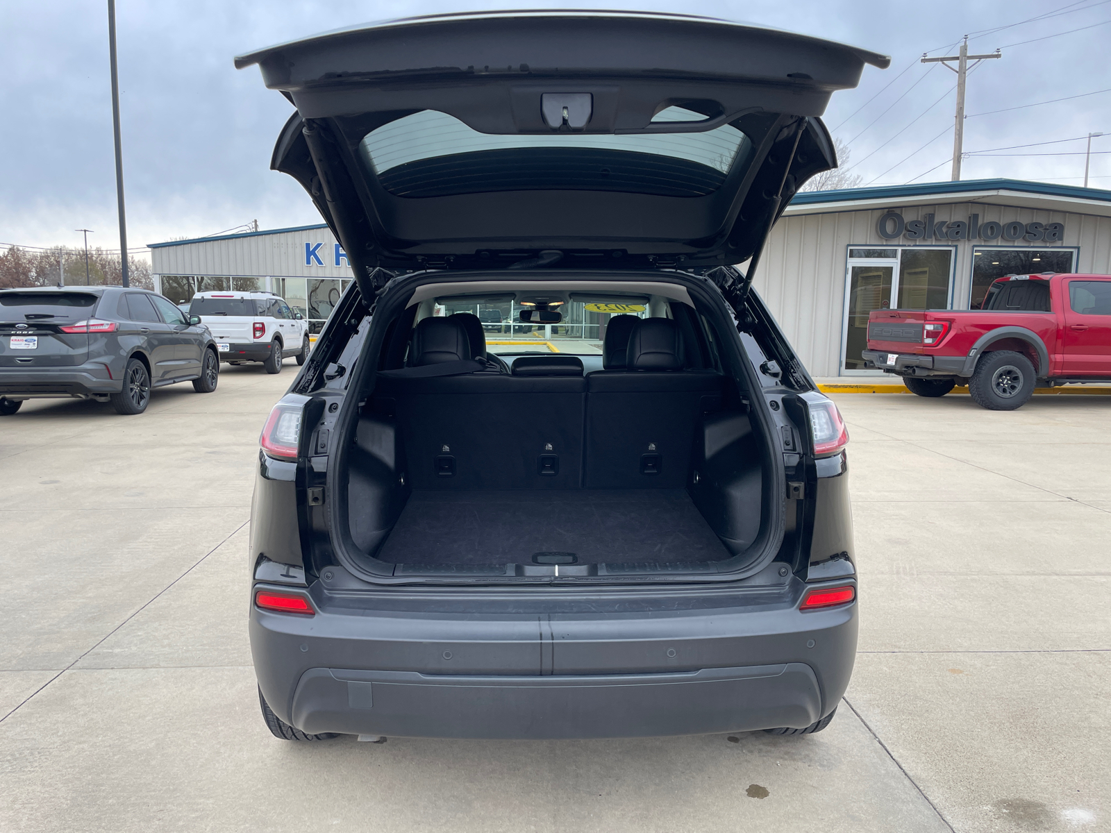 2023 Jeep Cherokee Altitude 9