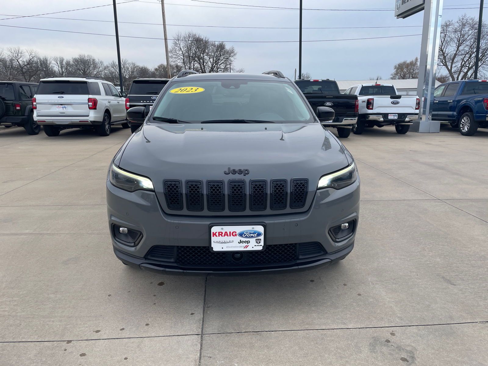 2023 Jeep Cherokee Altitude 2