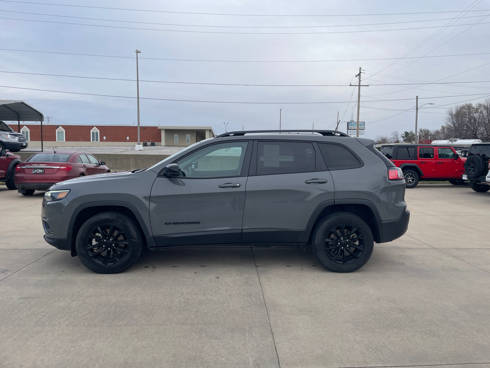 2023 Jeep Cherokee Altitude 4