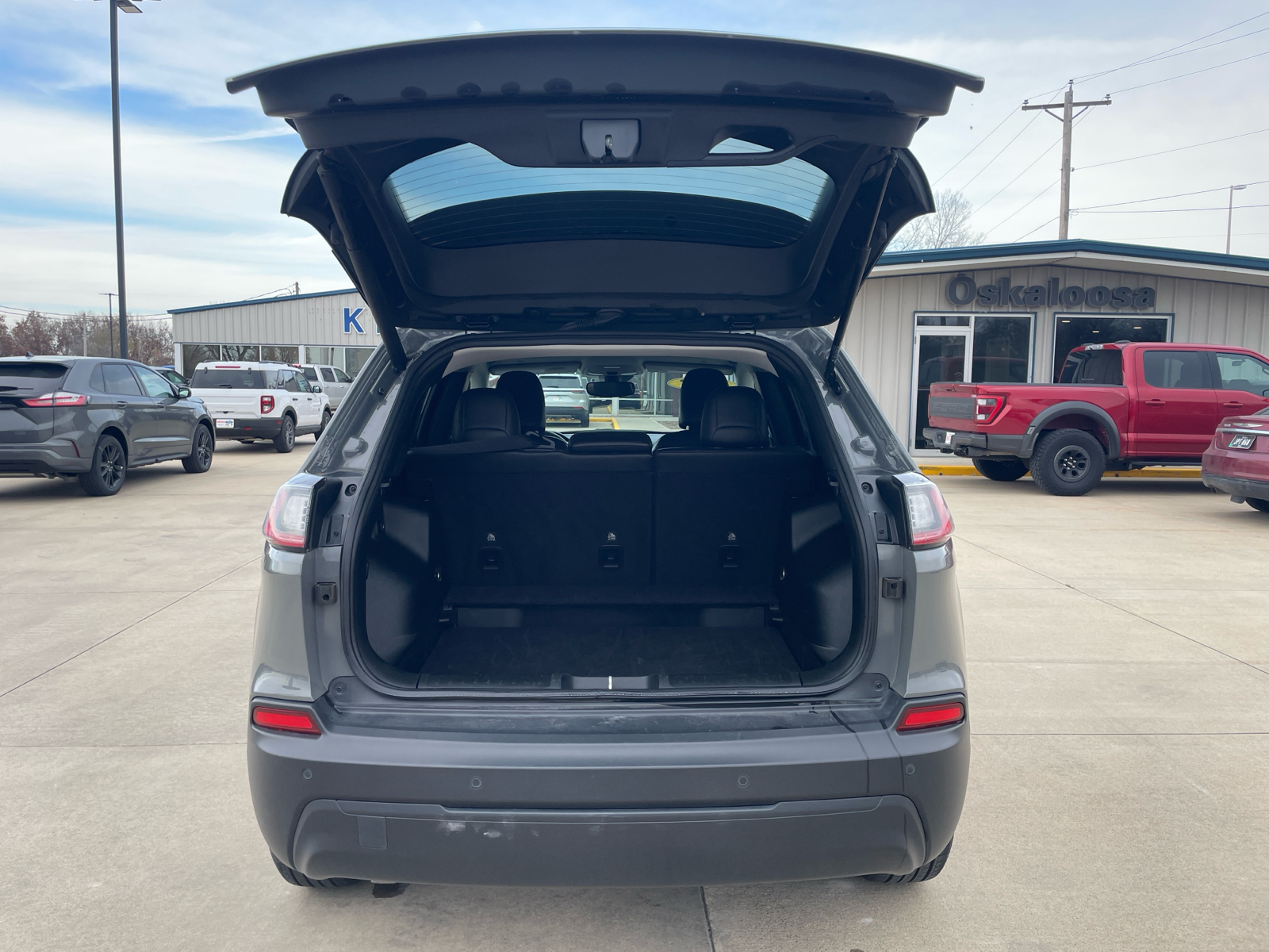 2023 Jeep Cherokee Altitude 9