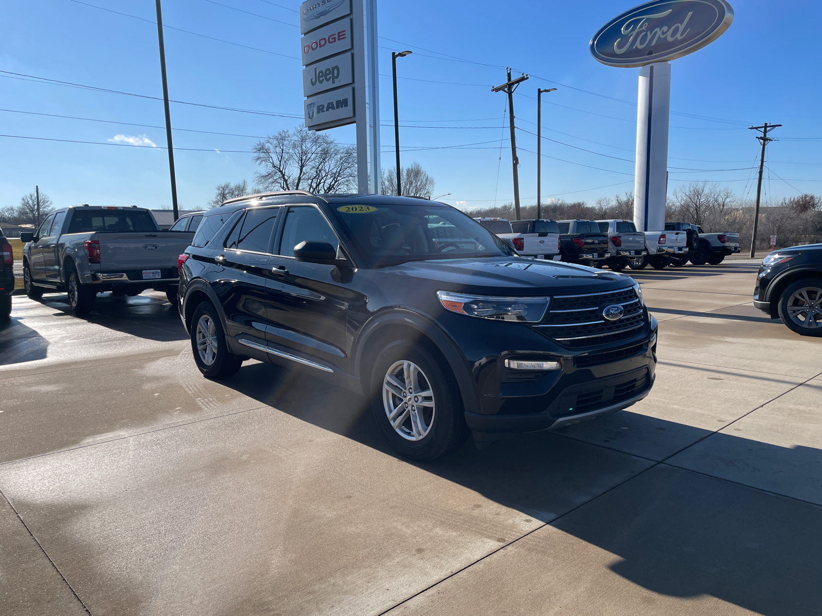 2023 Ford Explorer XLT 1