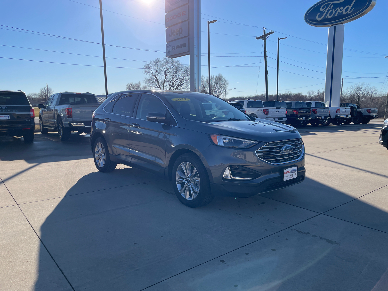 2022 Ford Edge Titanium 1