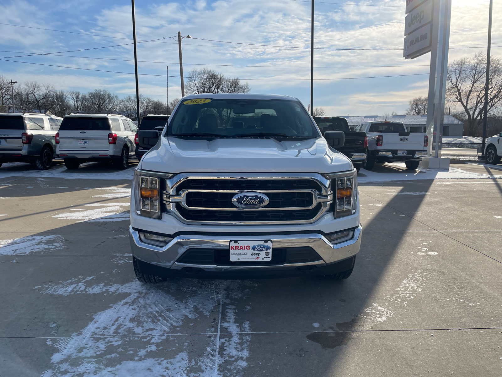 2023 Ford F-150 XLT 2