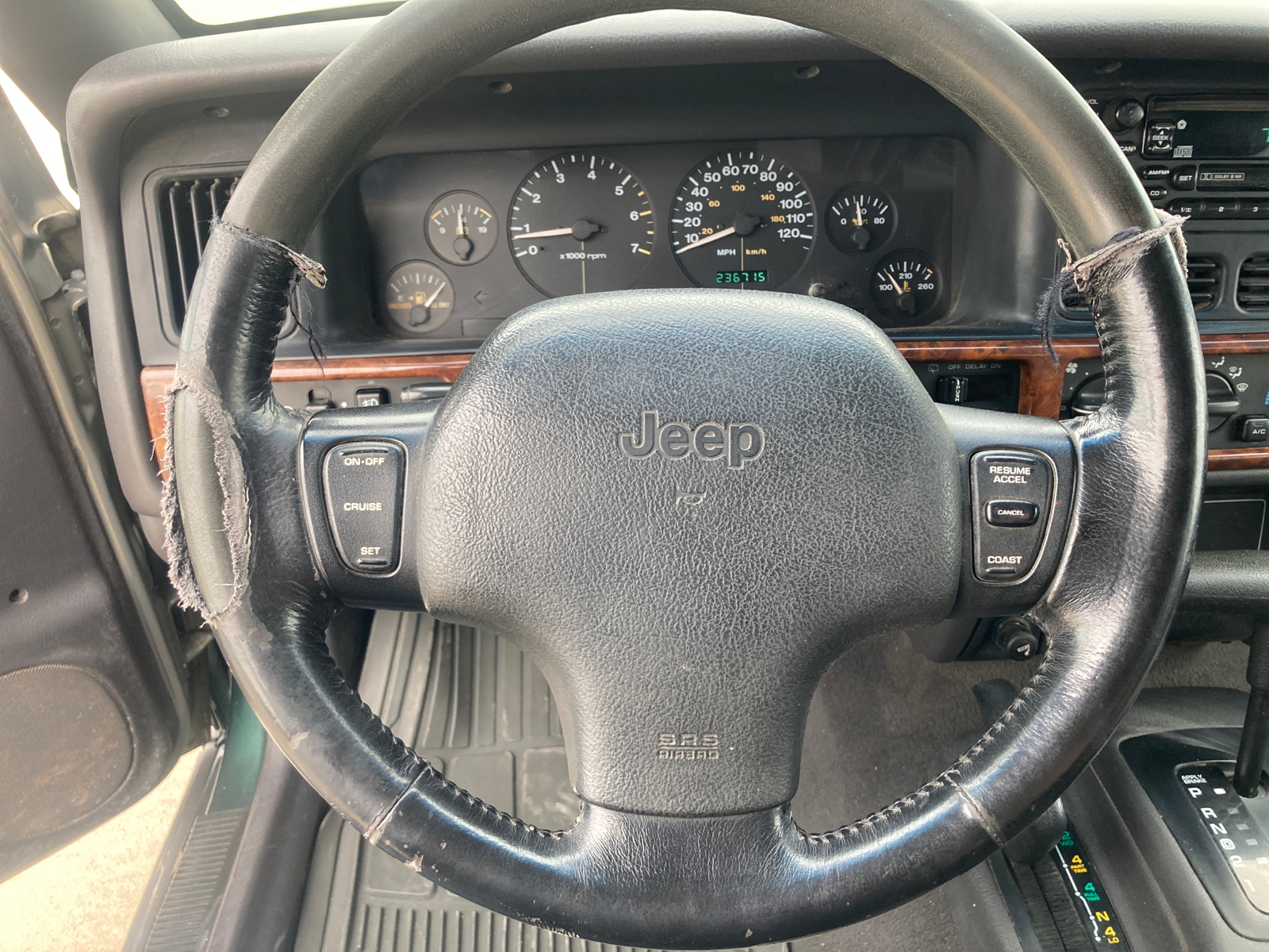 1998 Jeep Grand Cherokee Laredo 11