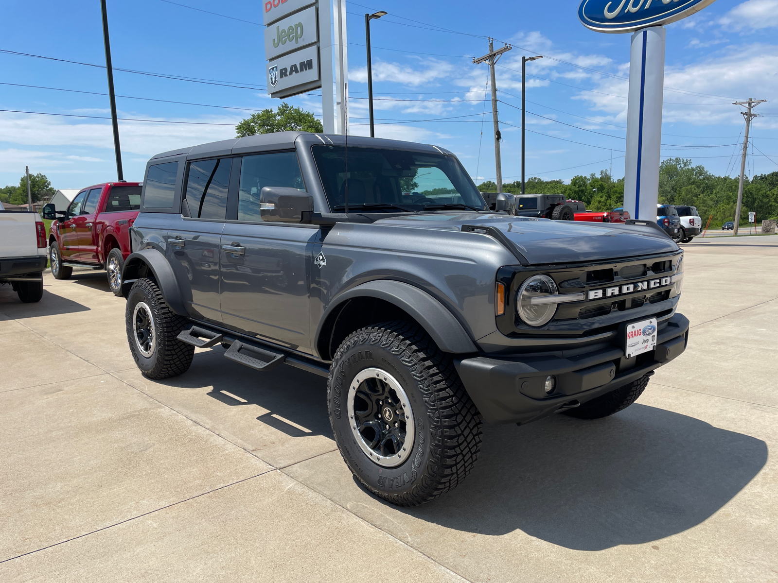 2024 Ford Bronco Outer Banks 1