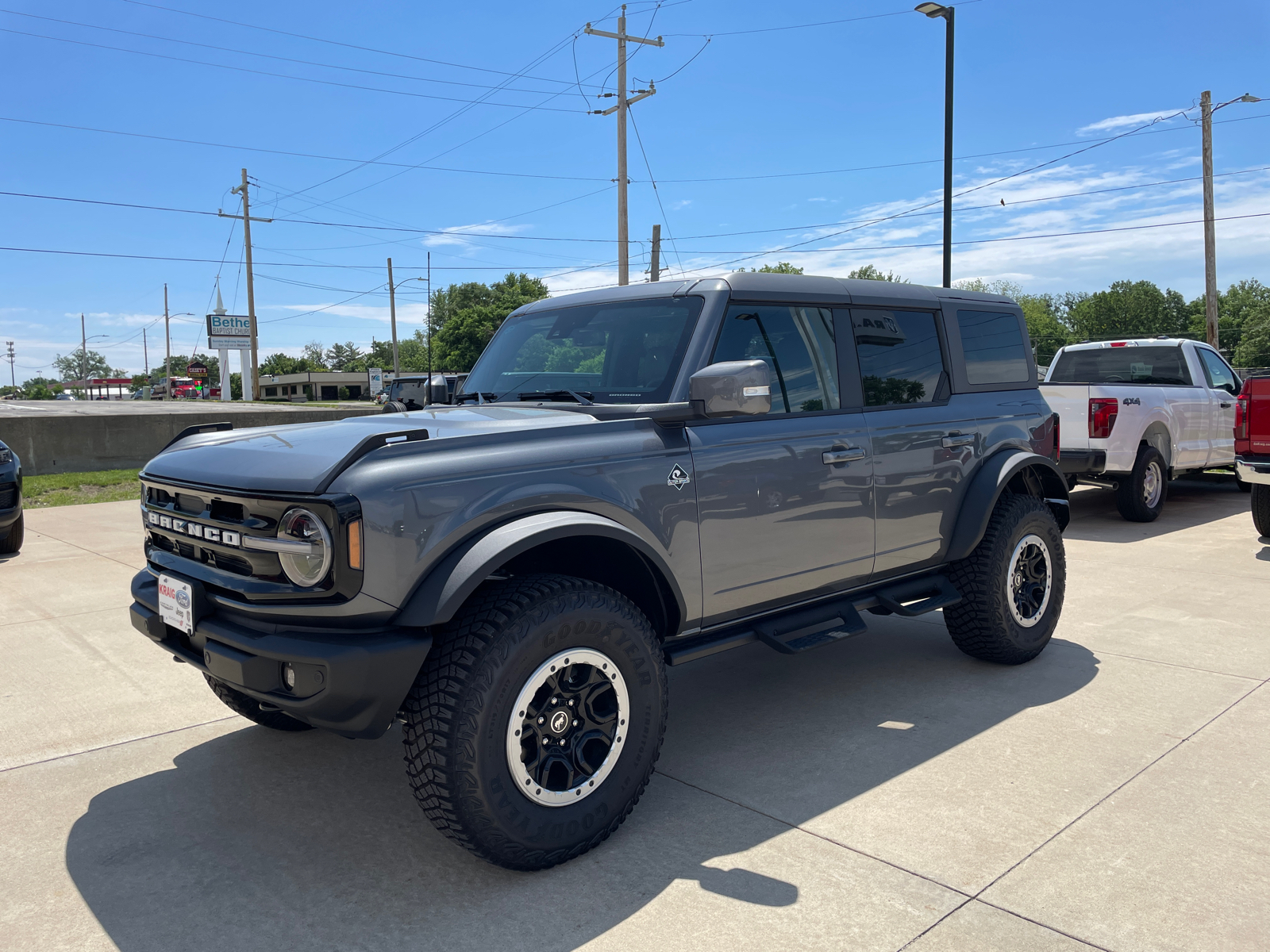 2024 Ford Bronco Outer Banks 3