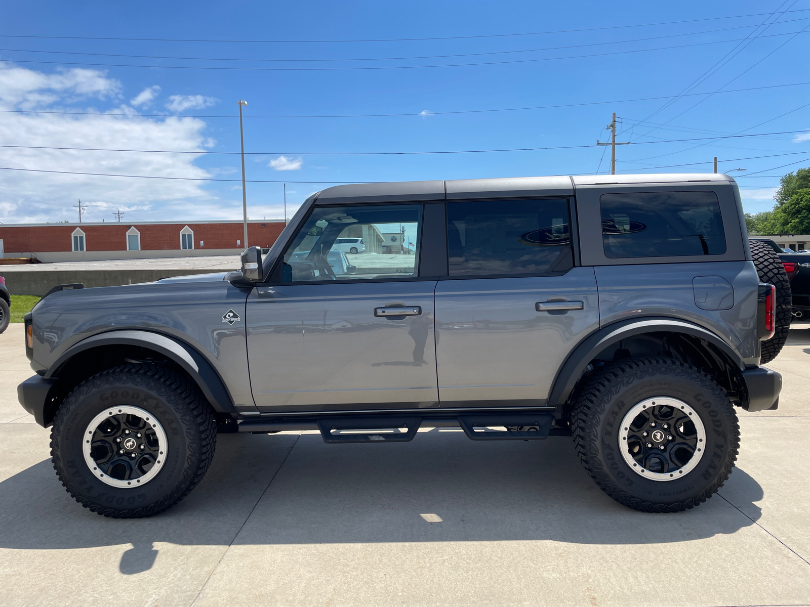 2024 Ford Bronco Outer Banks 4