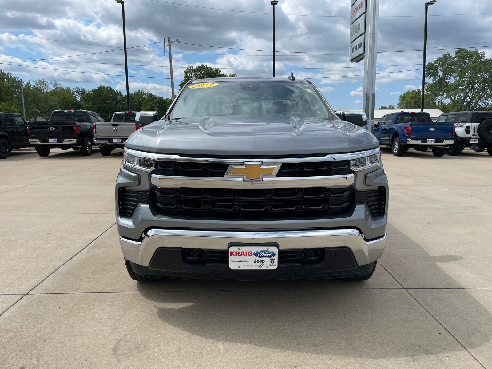 2023 Chevrolet Silverado 1500 LT 2