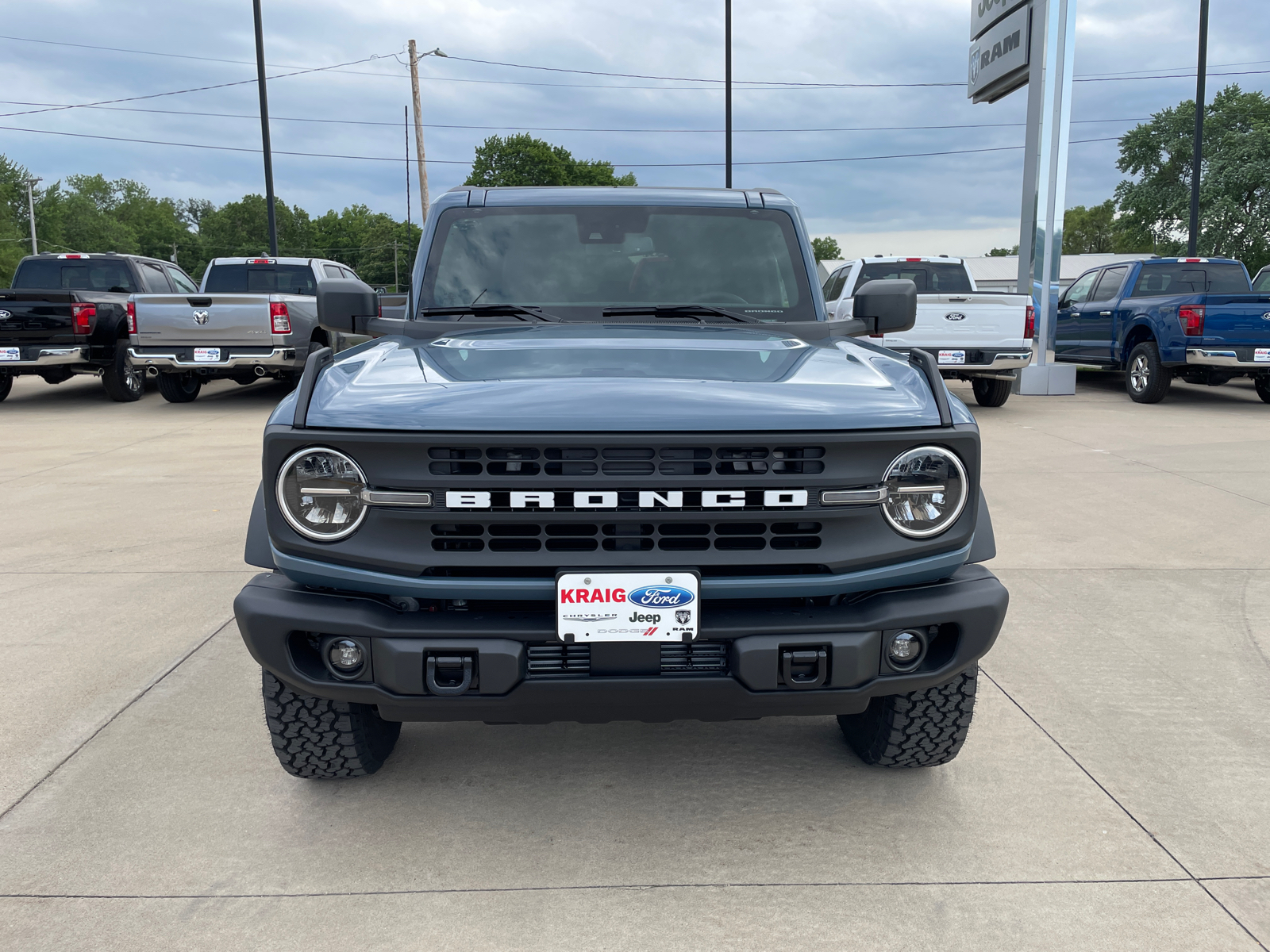 2024 Ford Bronco Black Diamond 2