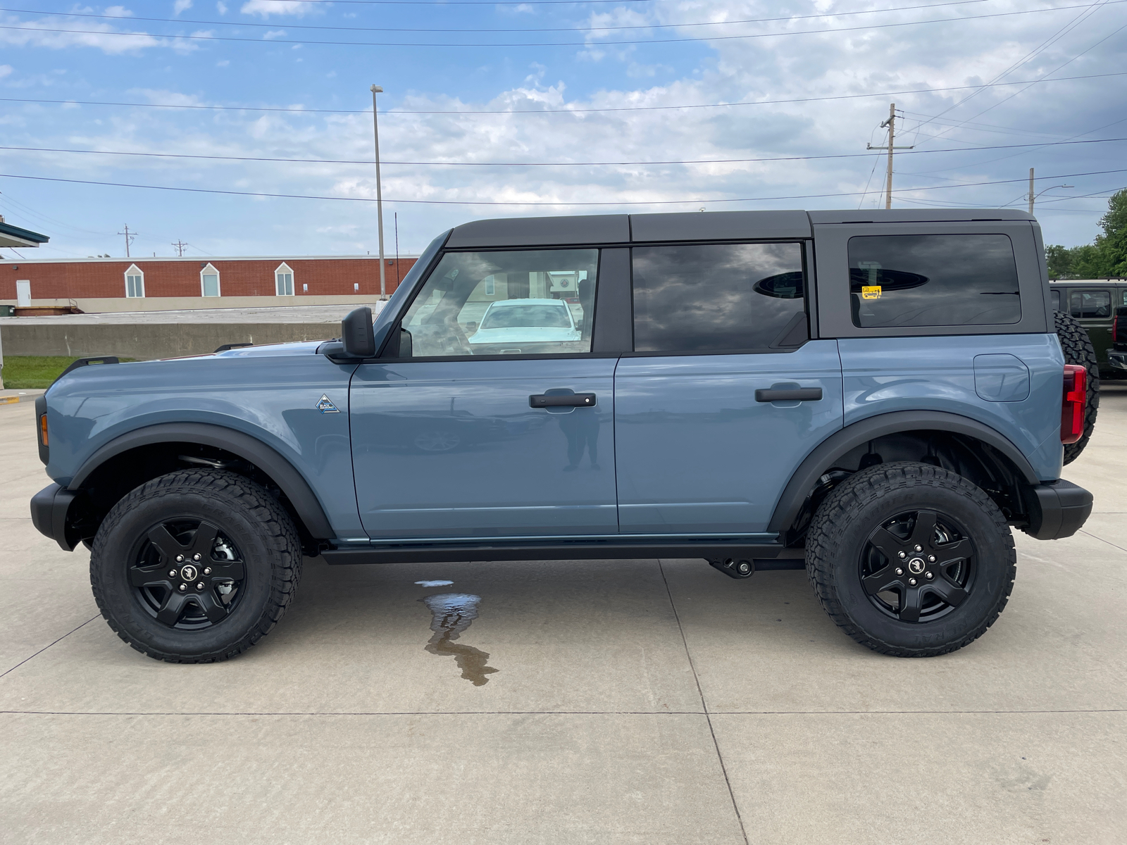 2024 Ford Bronco Black Diamond 4