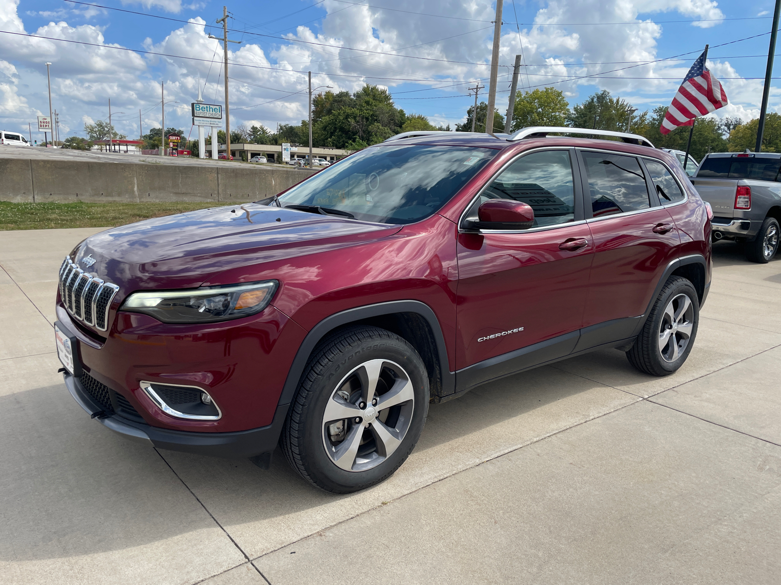 2019 Jeep Cherokee Limited 3